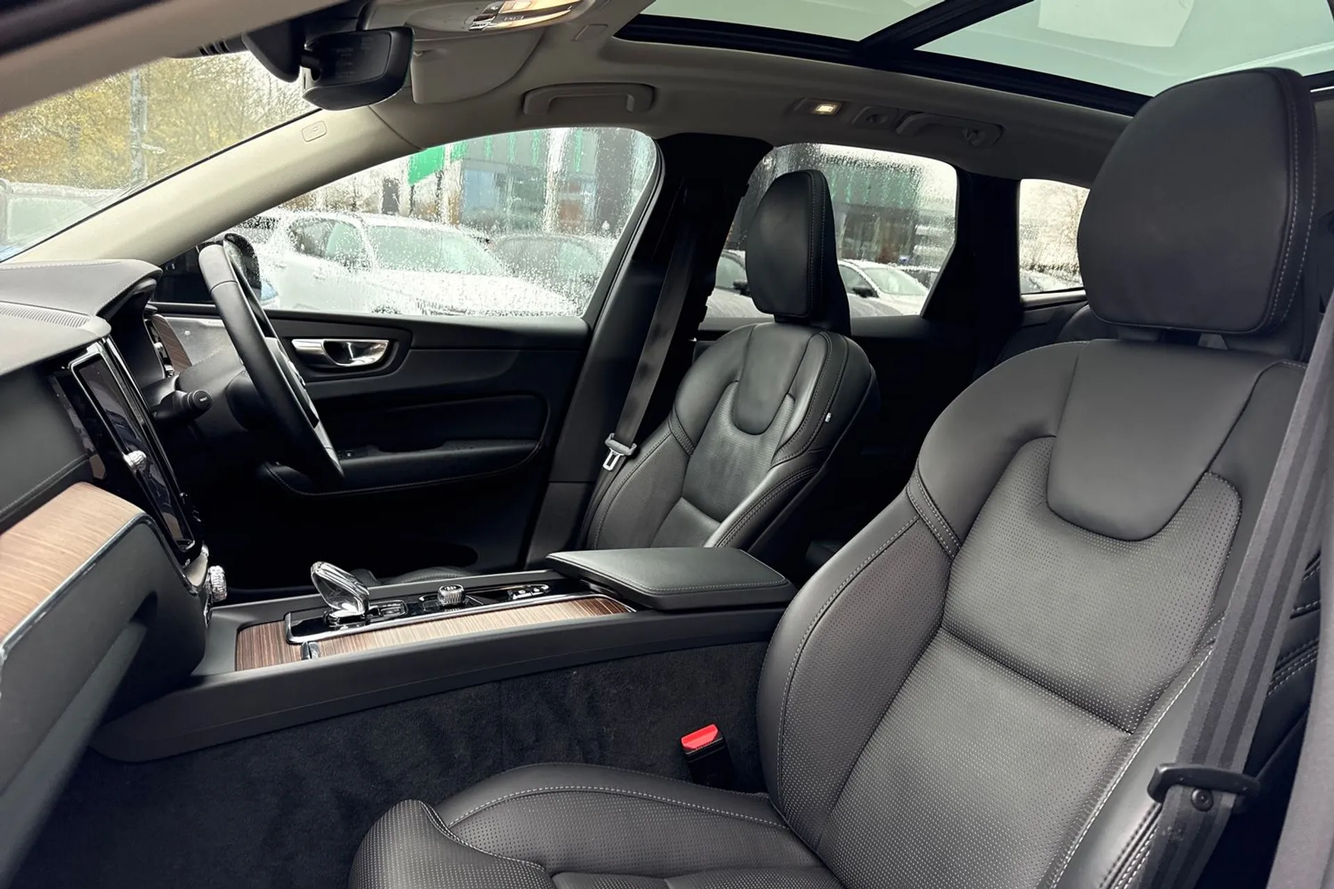 Volvo XC60 thumbnail image number 28