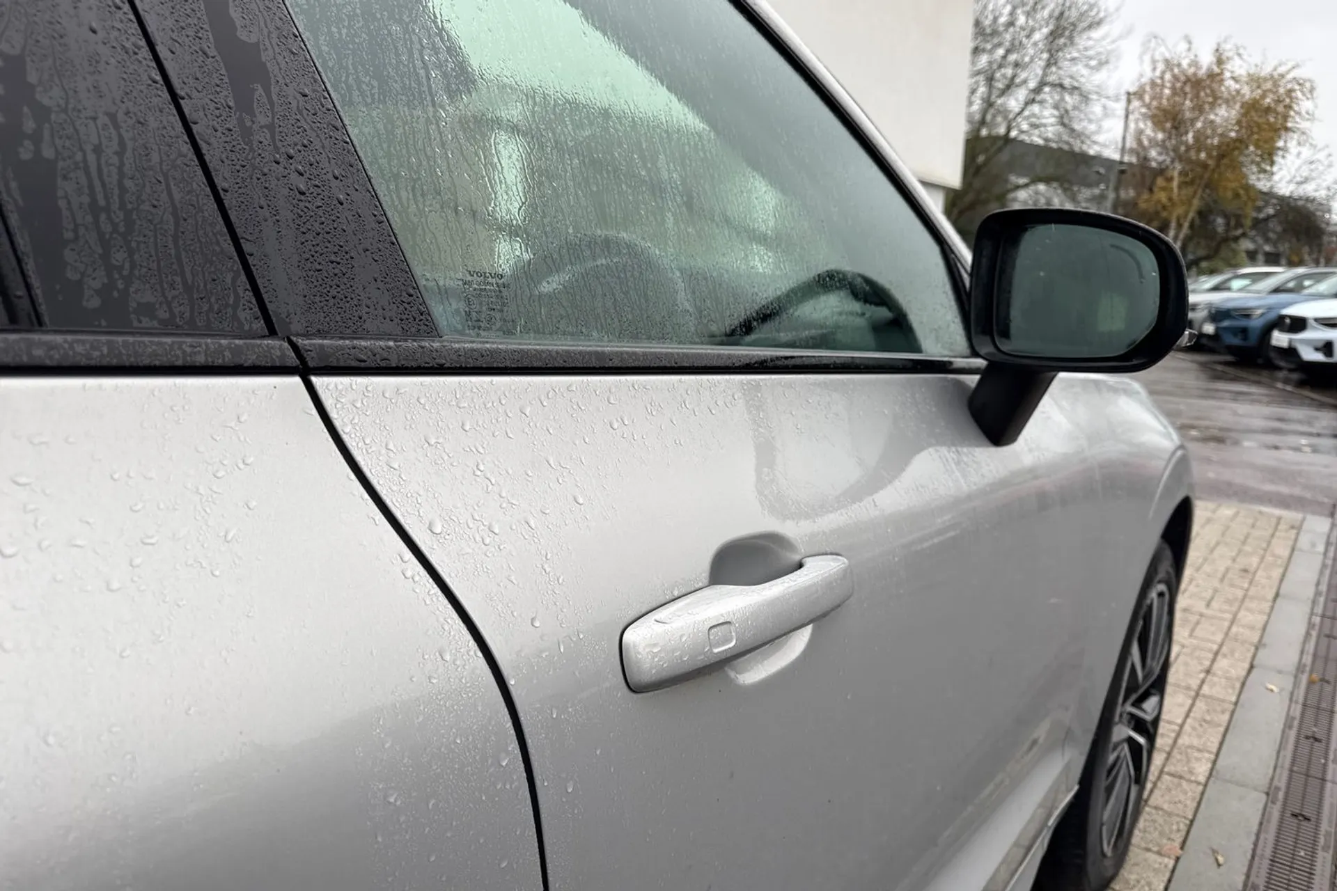 Volvo XC60 thumbnail image number 17