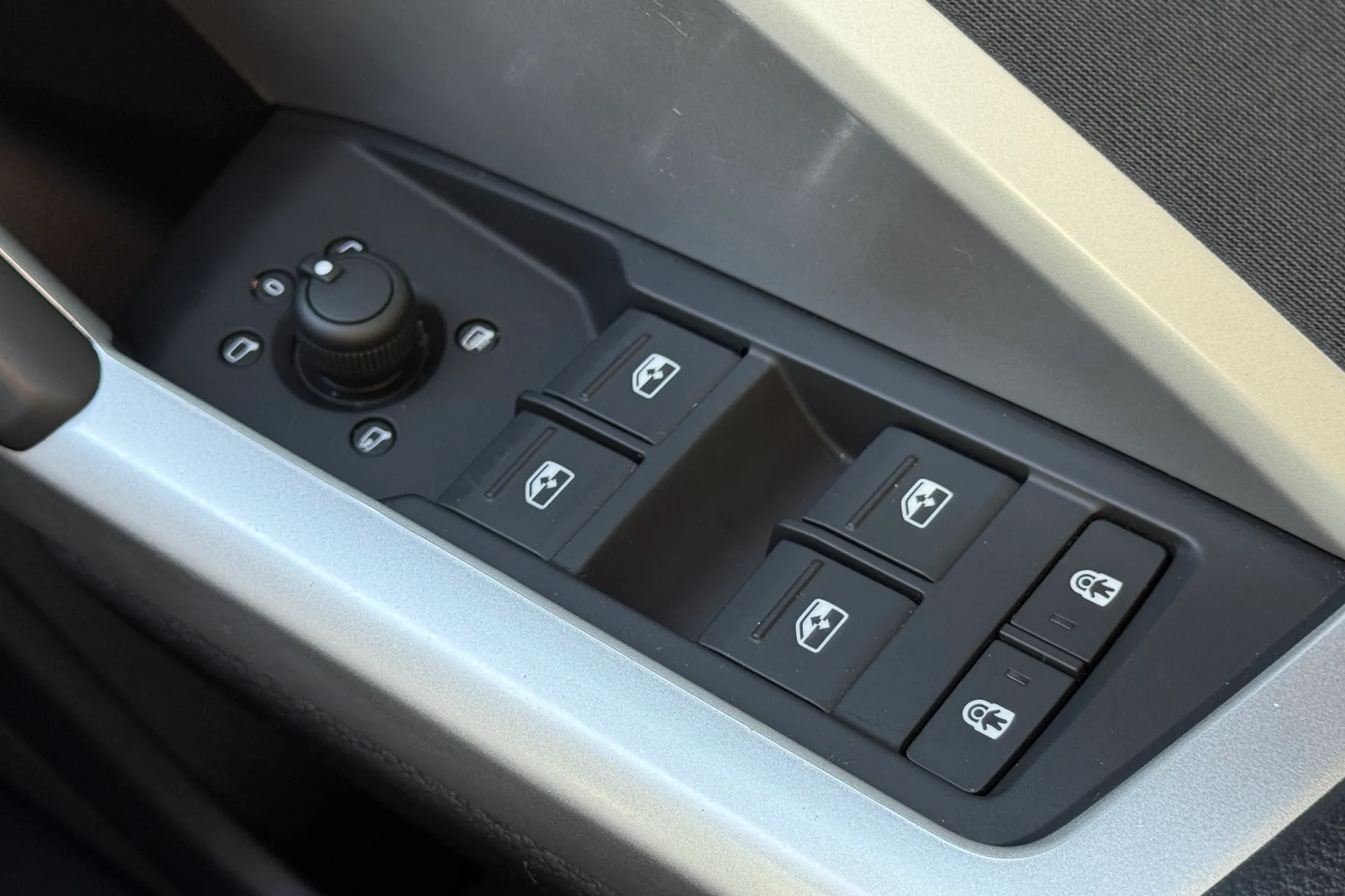 Audi Q3 thumbnail image number 20