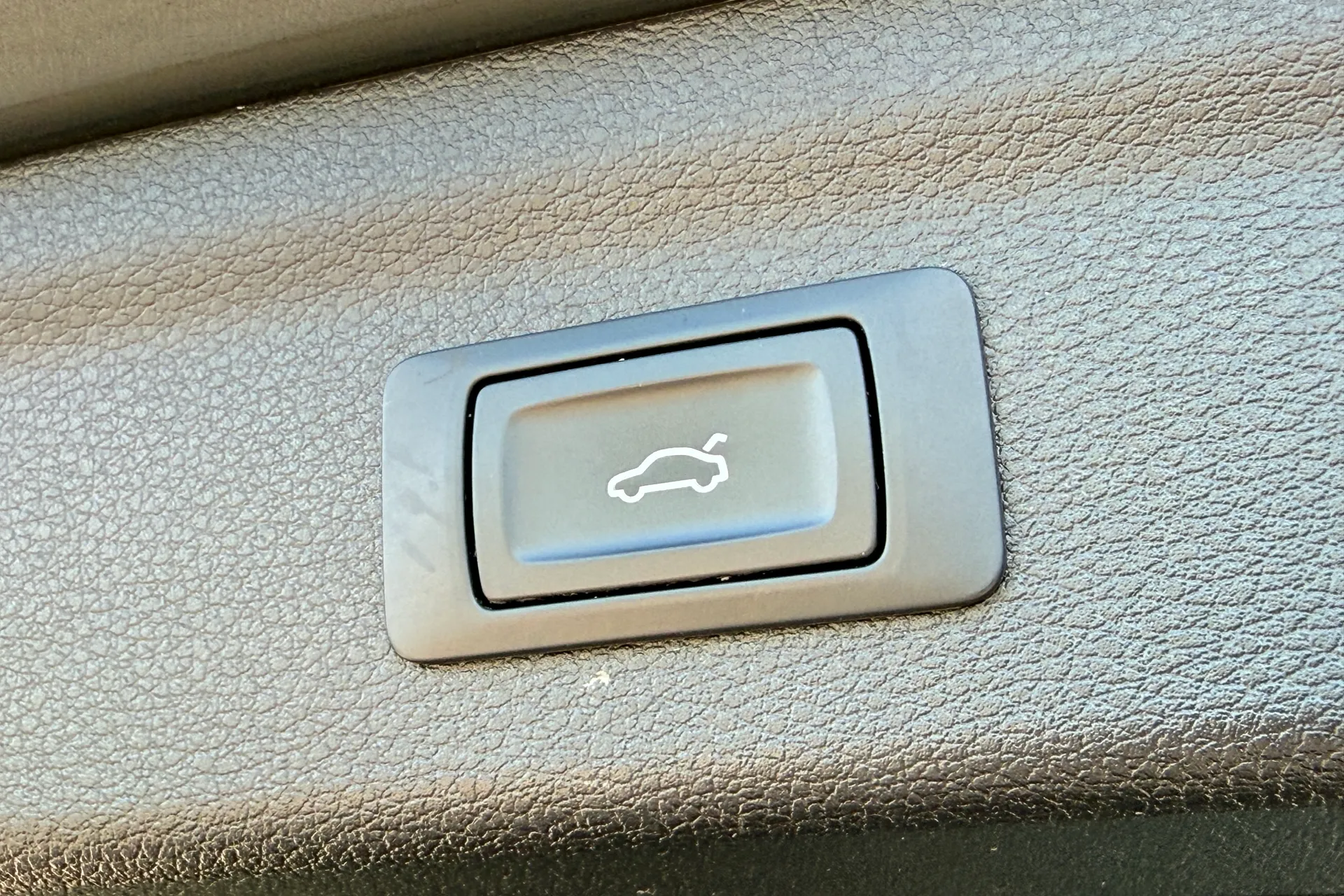 Audi Q3 thumbnail image number 38