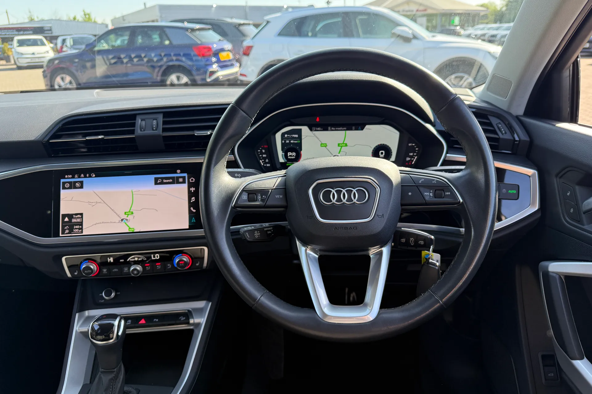 Audi Q3 thumbnail image number 6