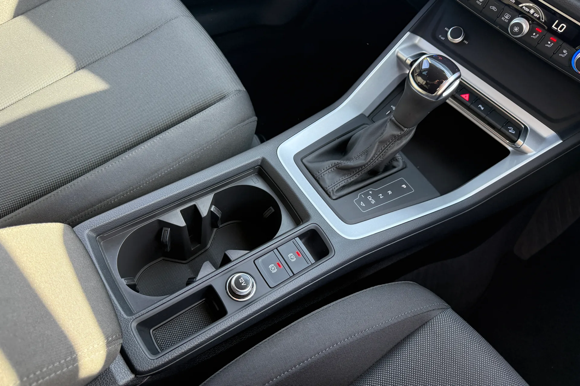 Audi Q3 thumbnail image number 41