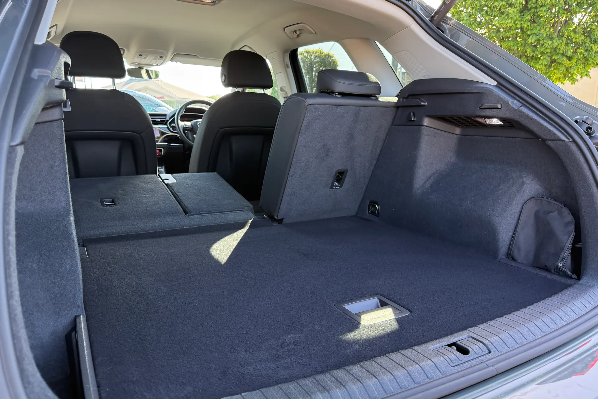 Audi Q3 thumbnail image number 37