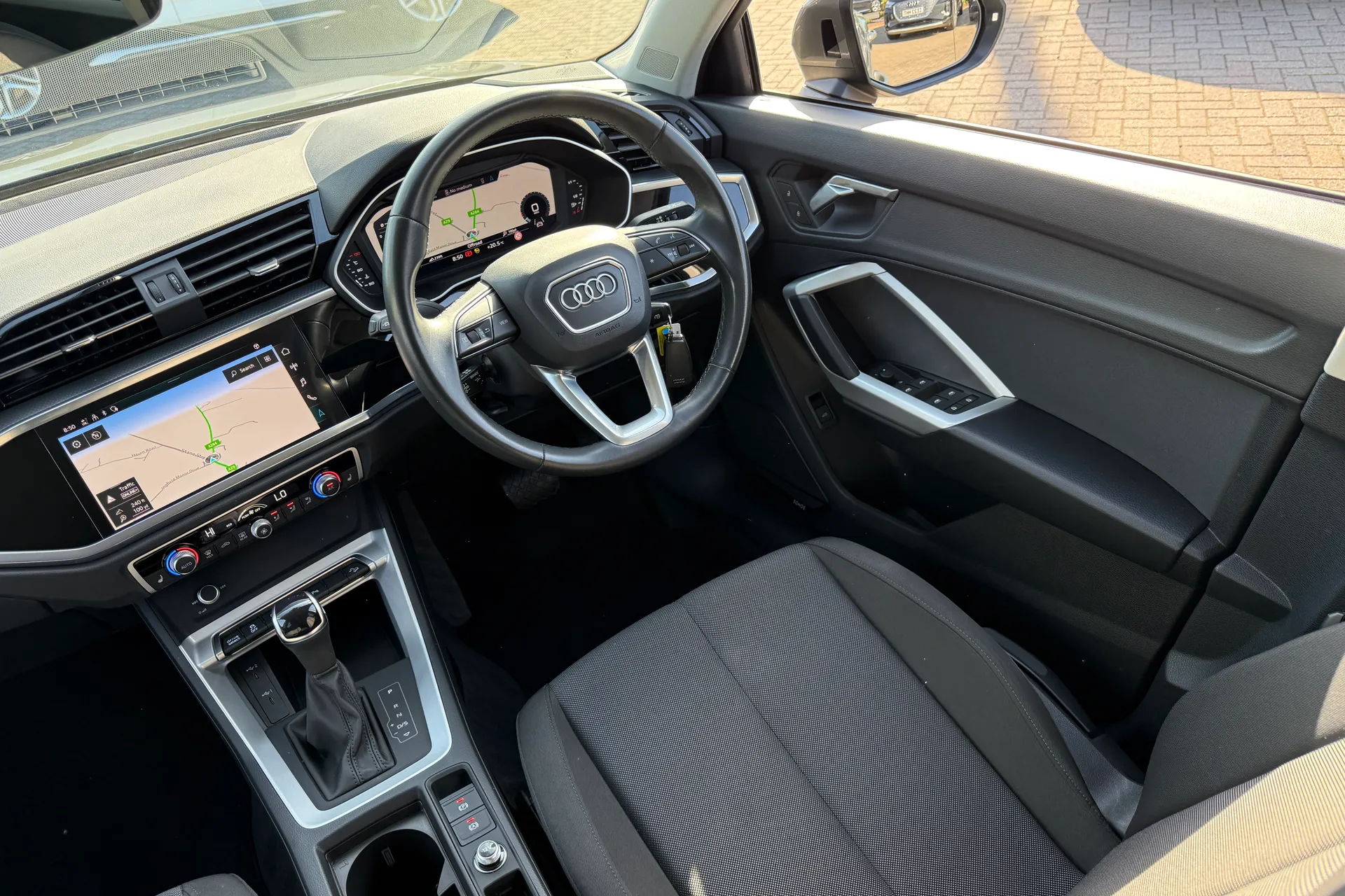 Audi Q3 thumbnail image number 43