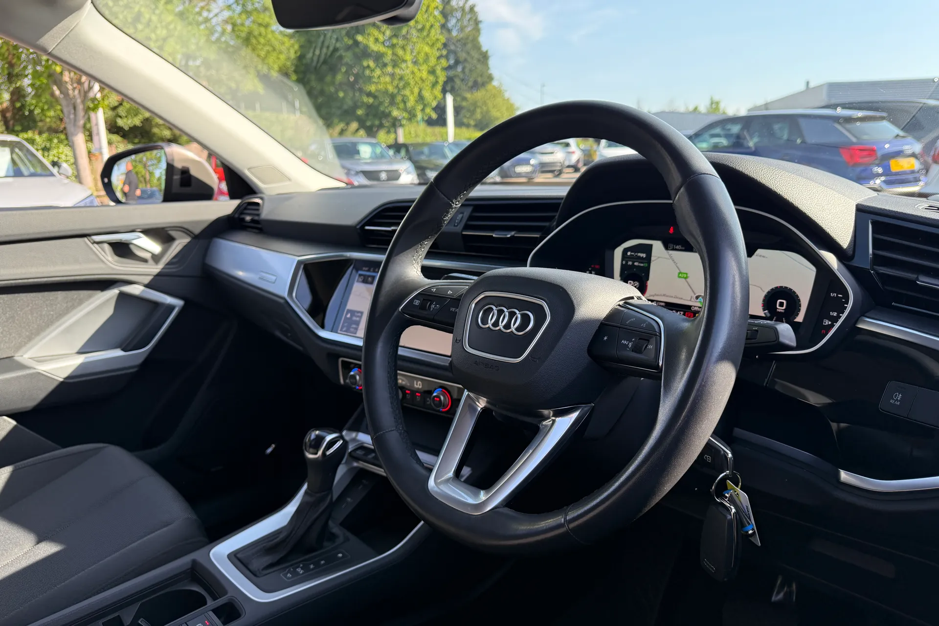 Audi Q3 thumbnail image number 29