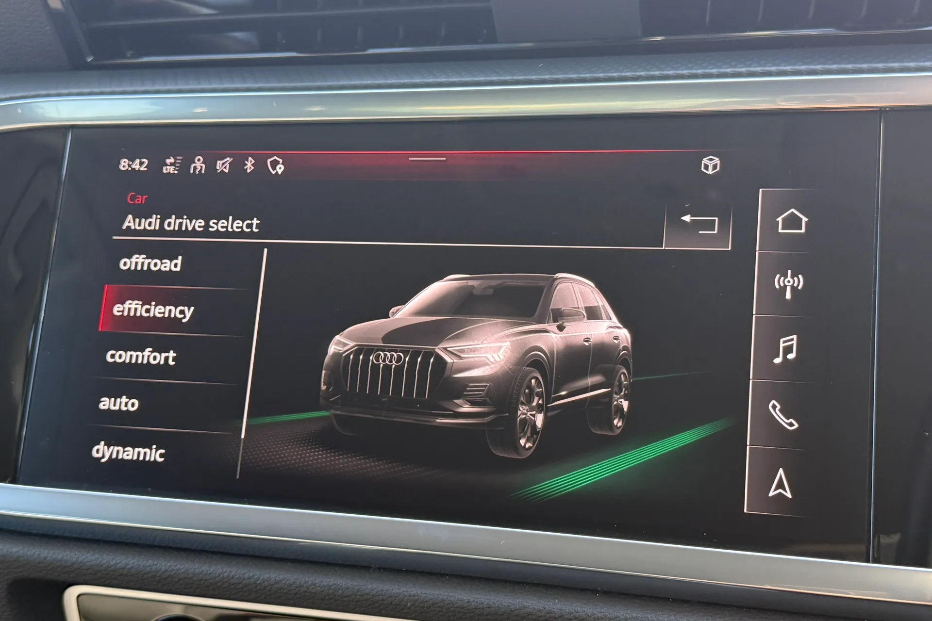 Audi Q3 thumbnail image number 12