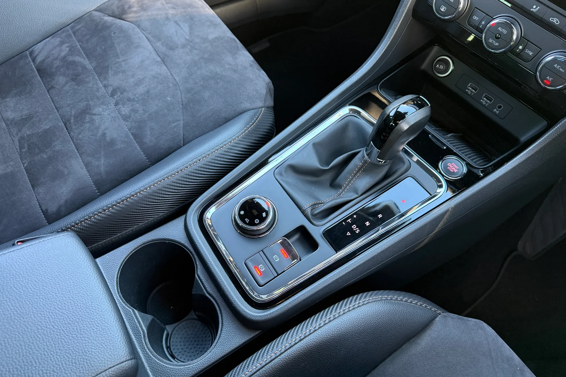 SEAT CUPRA ATECA thumbnail image number 43