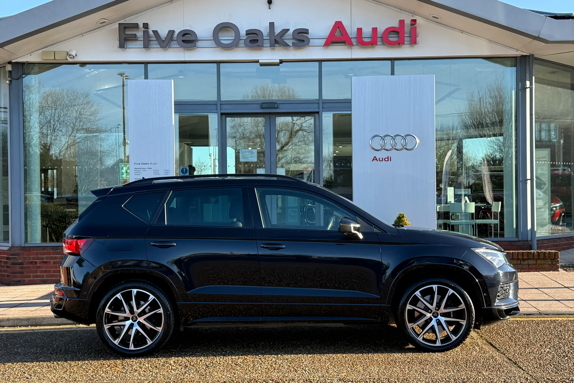 SEAT CUPRA ATECA thumbnail image number 2