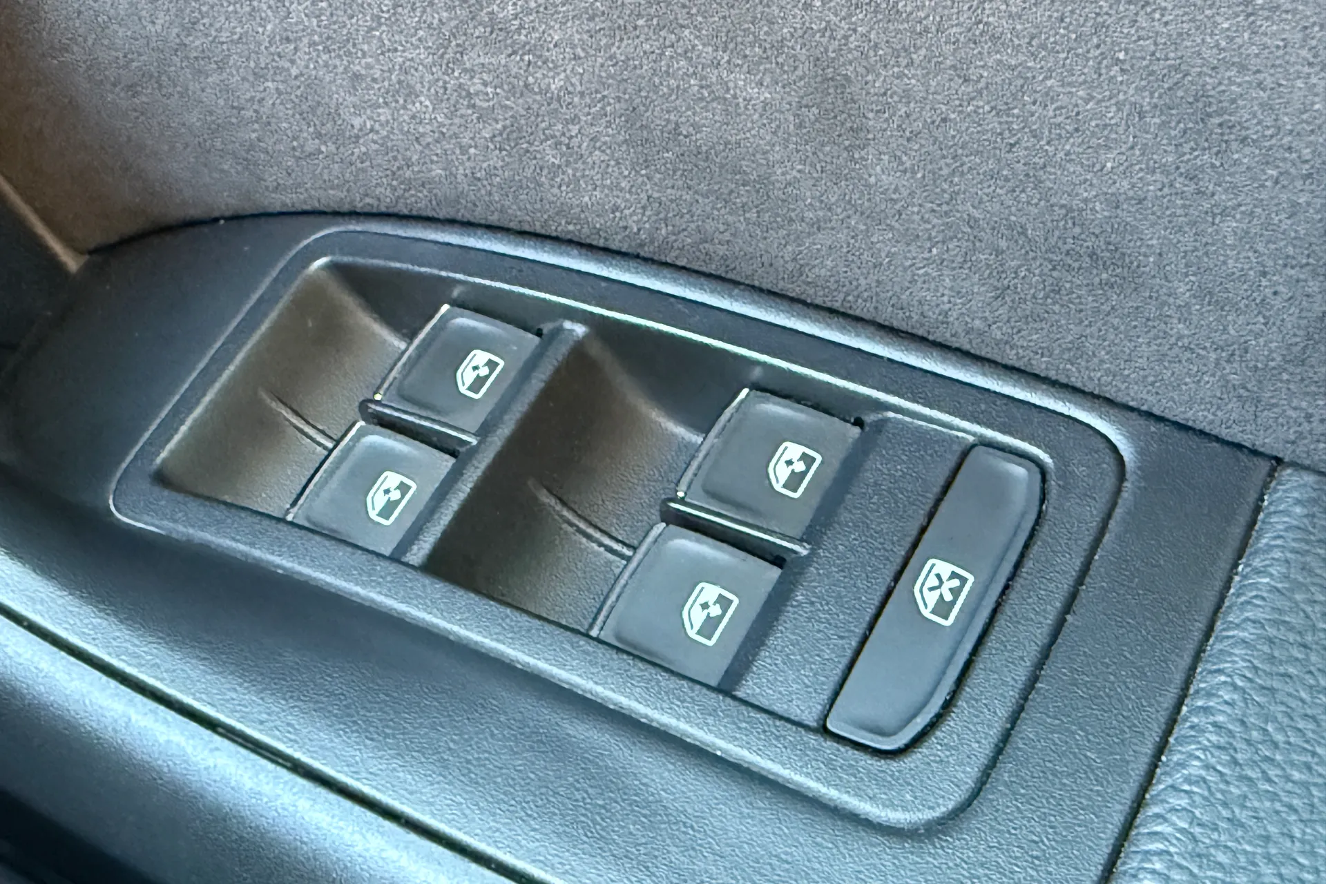 SEAT CUPRA ATECA thumbnail image number 17