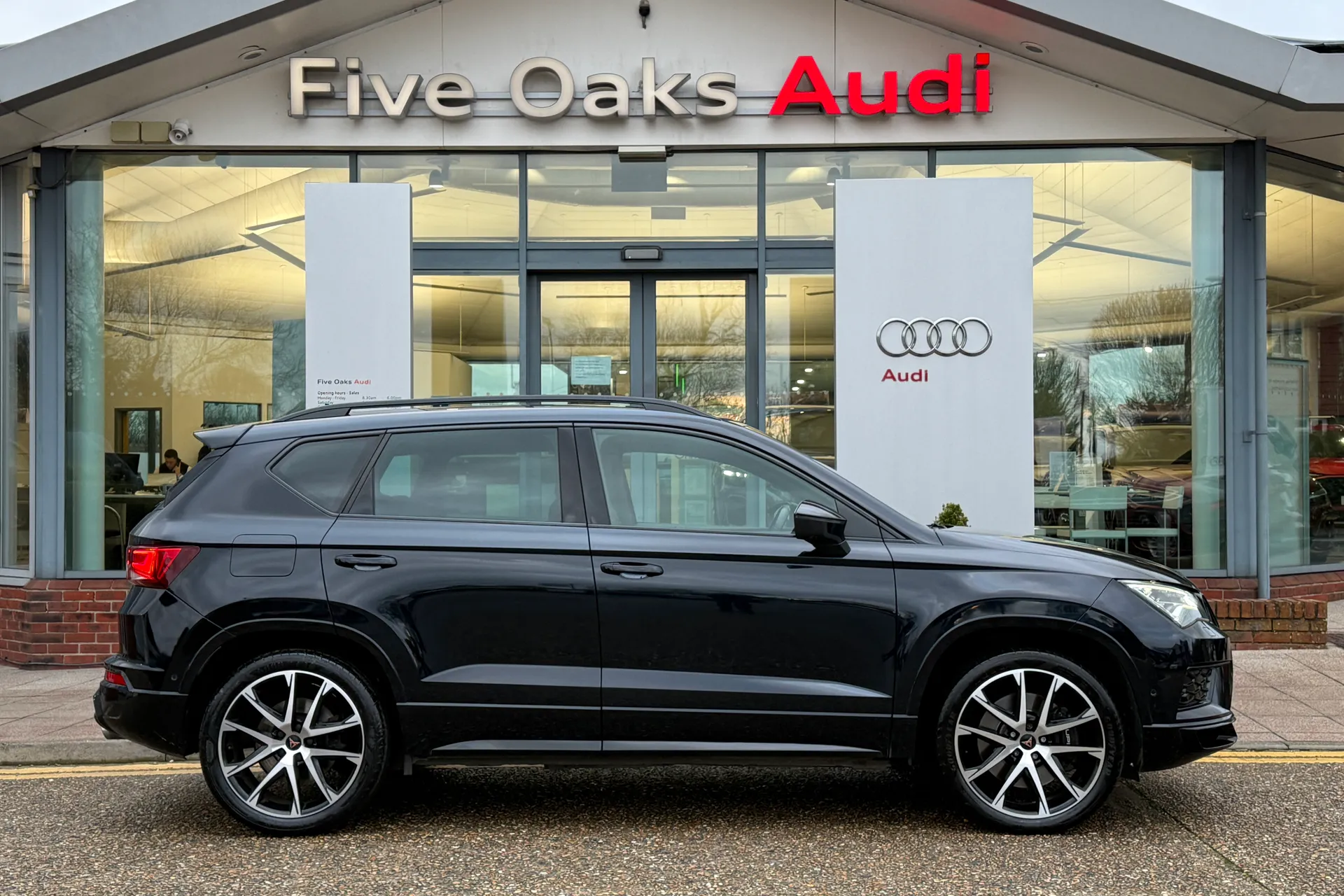 SEAT CUPRA ATECA thumbnail image number 2