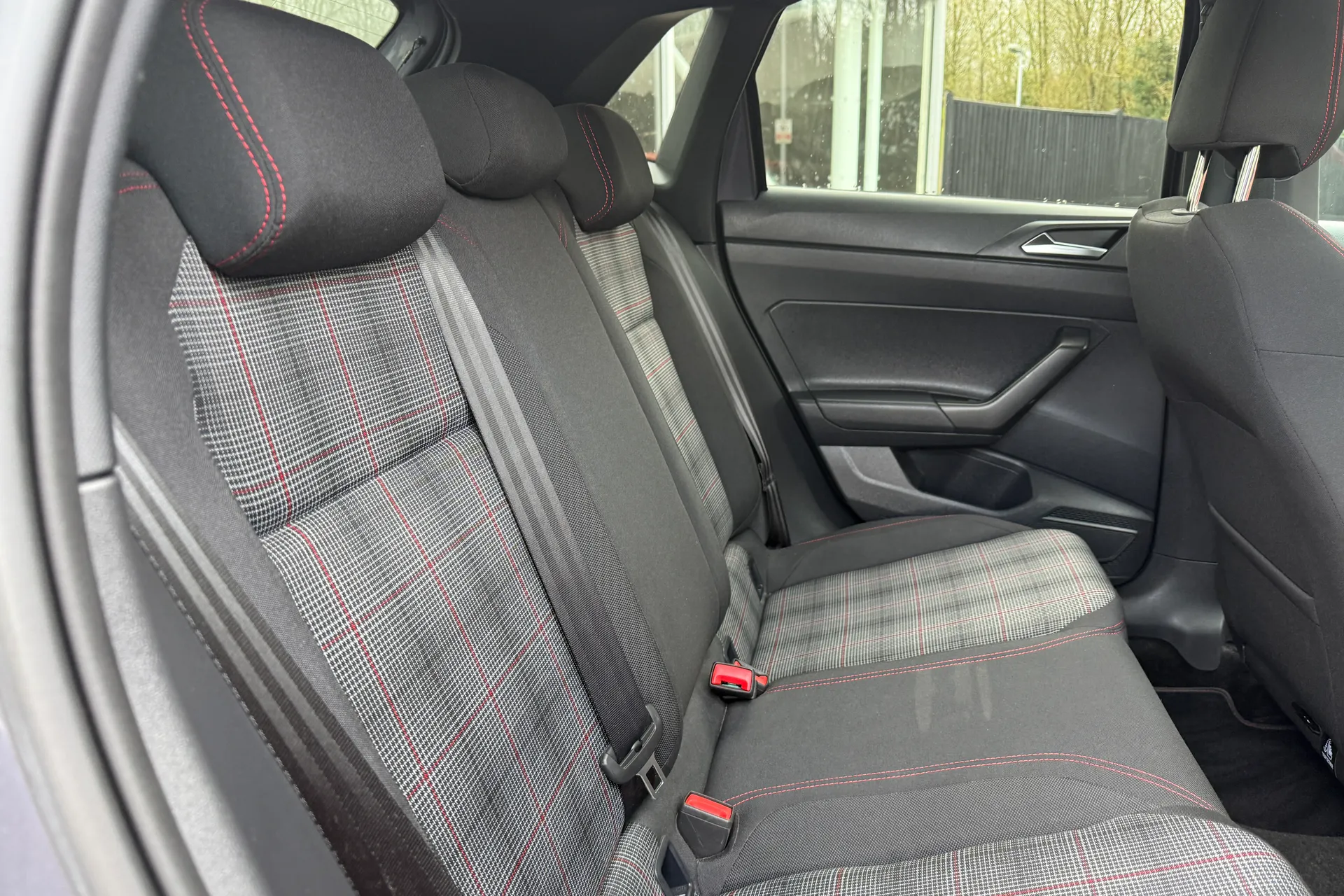 VOLKSWAGEN POLO thumbnail image number 26