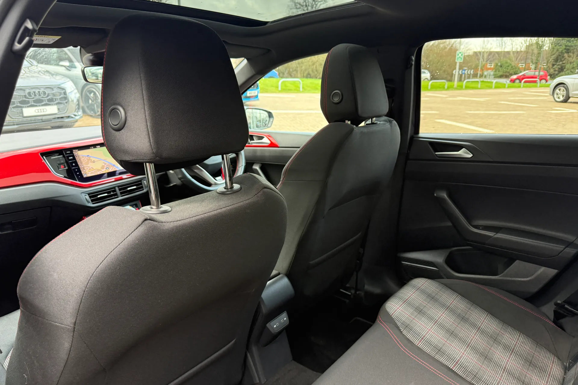 VOLKSWAGEN POLO thumbnail image number 42