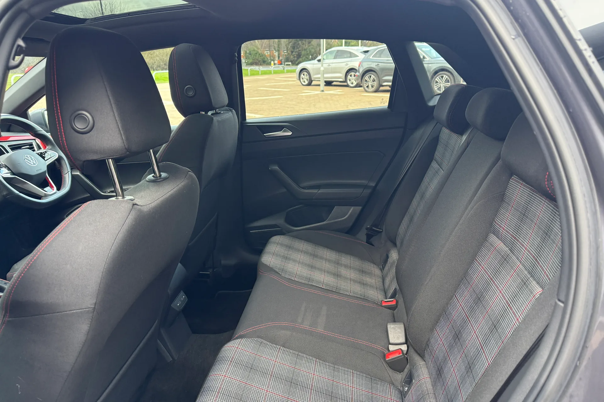 VOLKSWAGEN POLO thumbnail image number 44