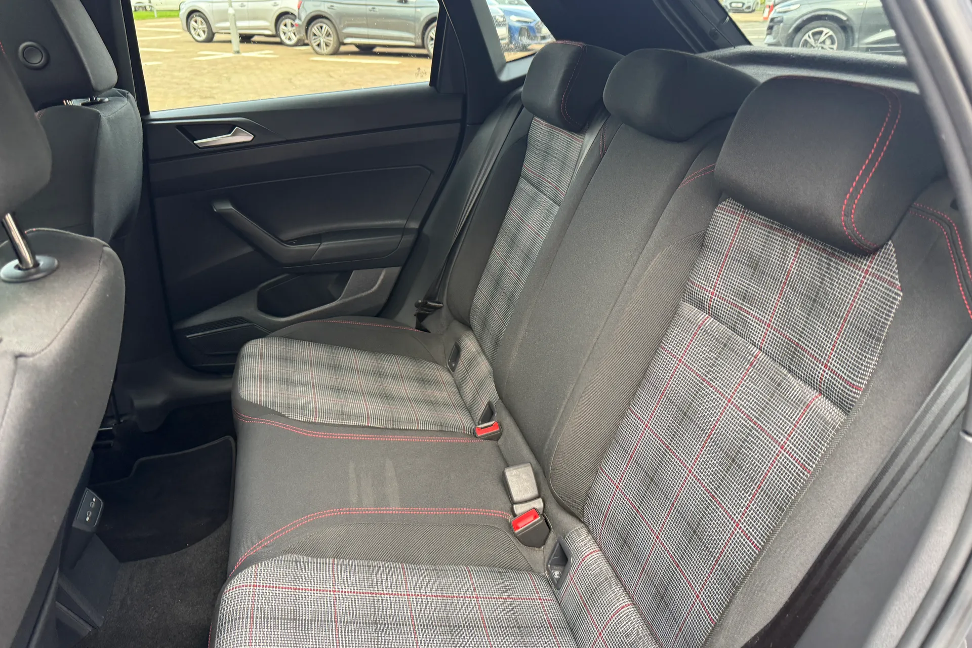 VOLKSWAGEN POLO thumbnail image number 43