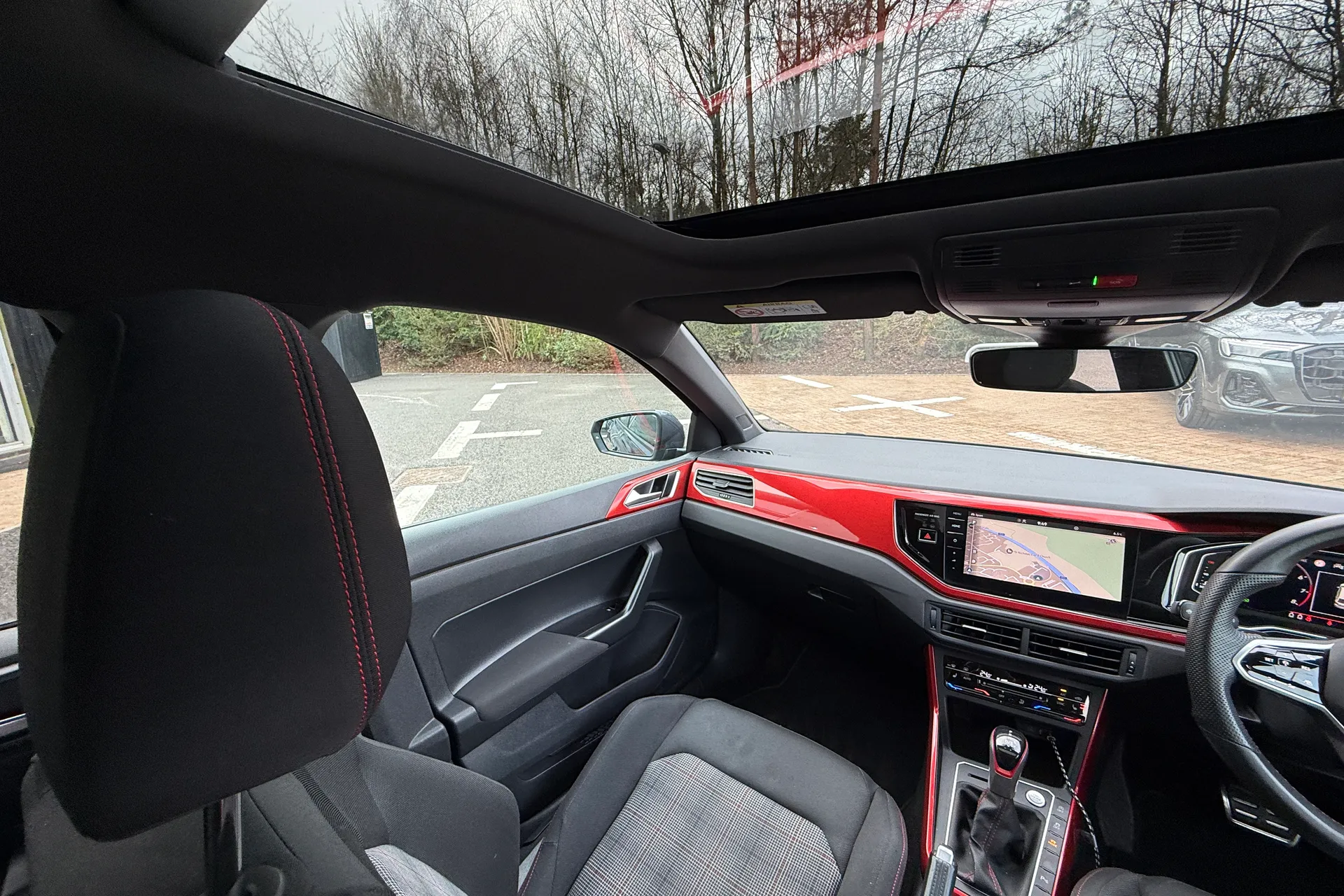 VOLKSWAGEN POLO thumbnail image number 30