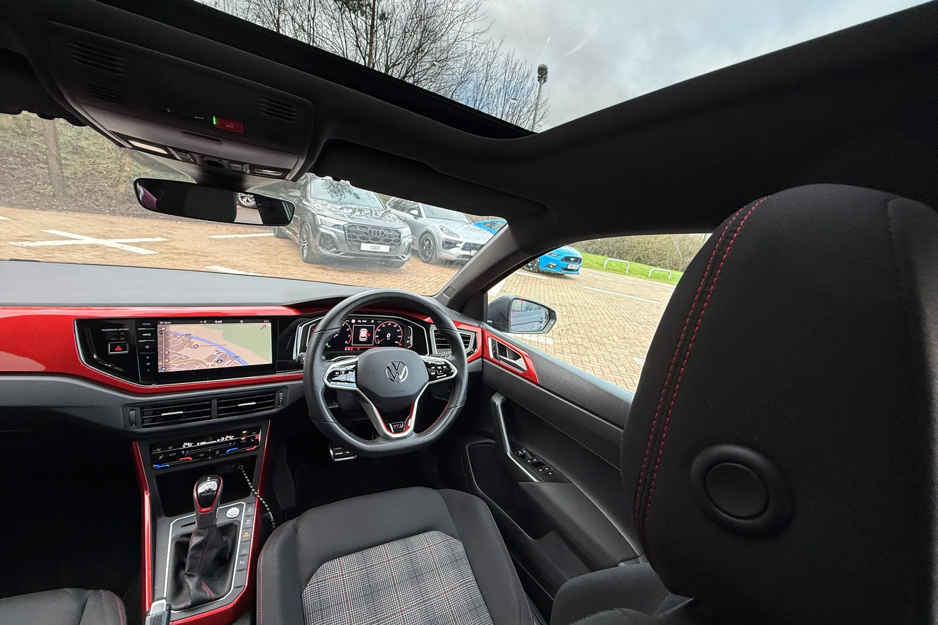 VOLKSWAGEN POLO thumbnail image number 31