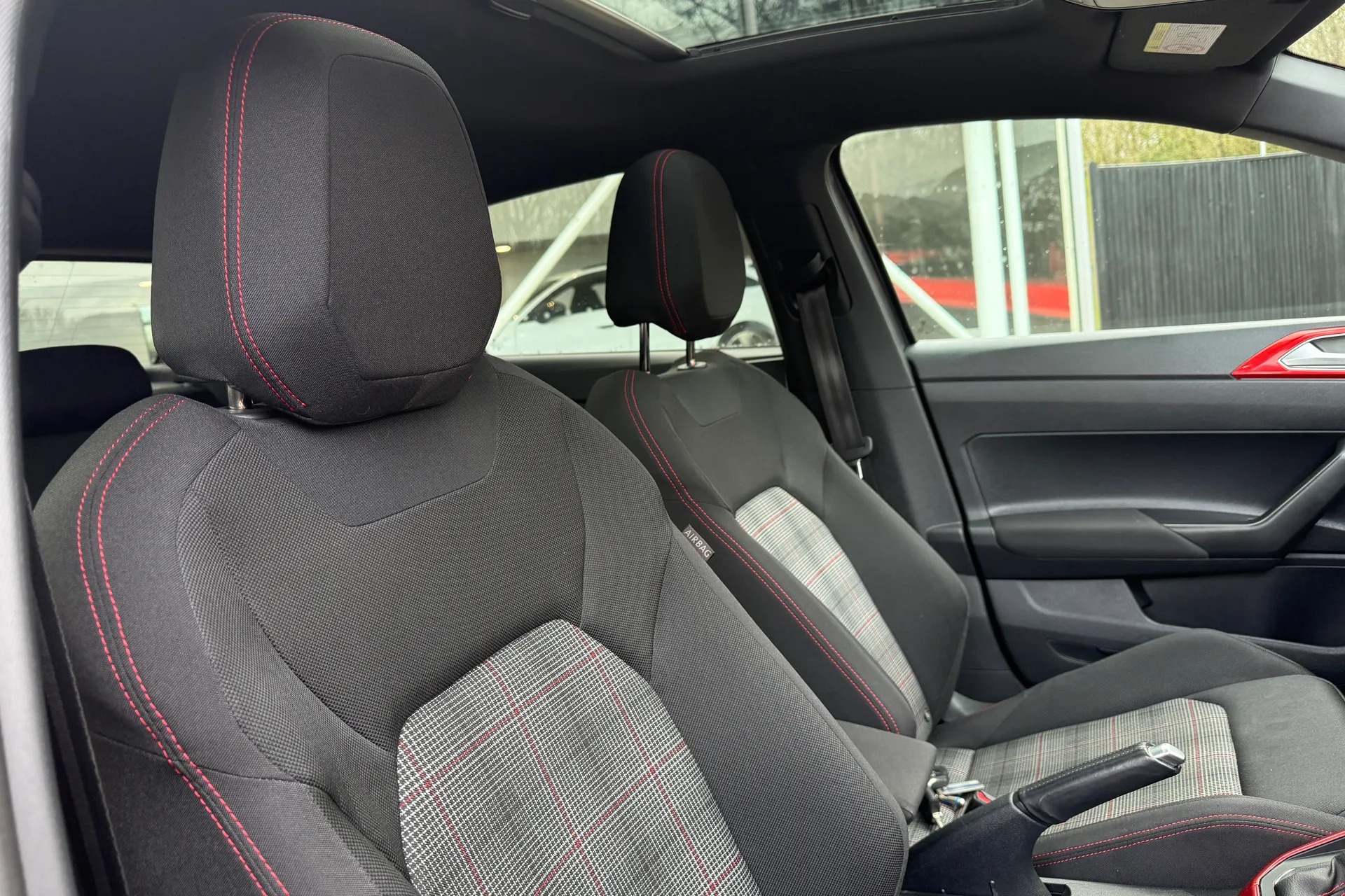 VOLKSWAGEN POLO thumbnail image number 22