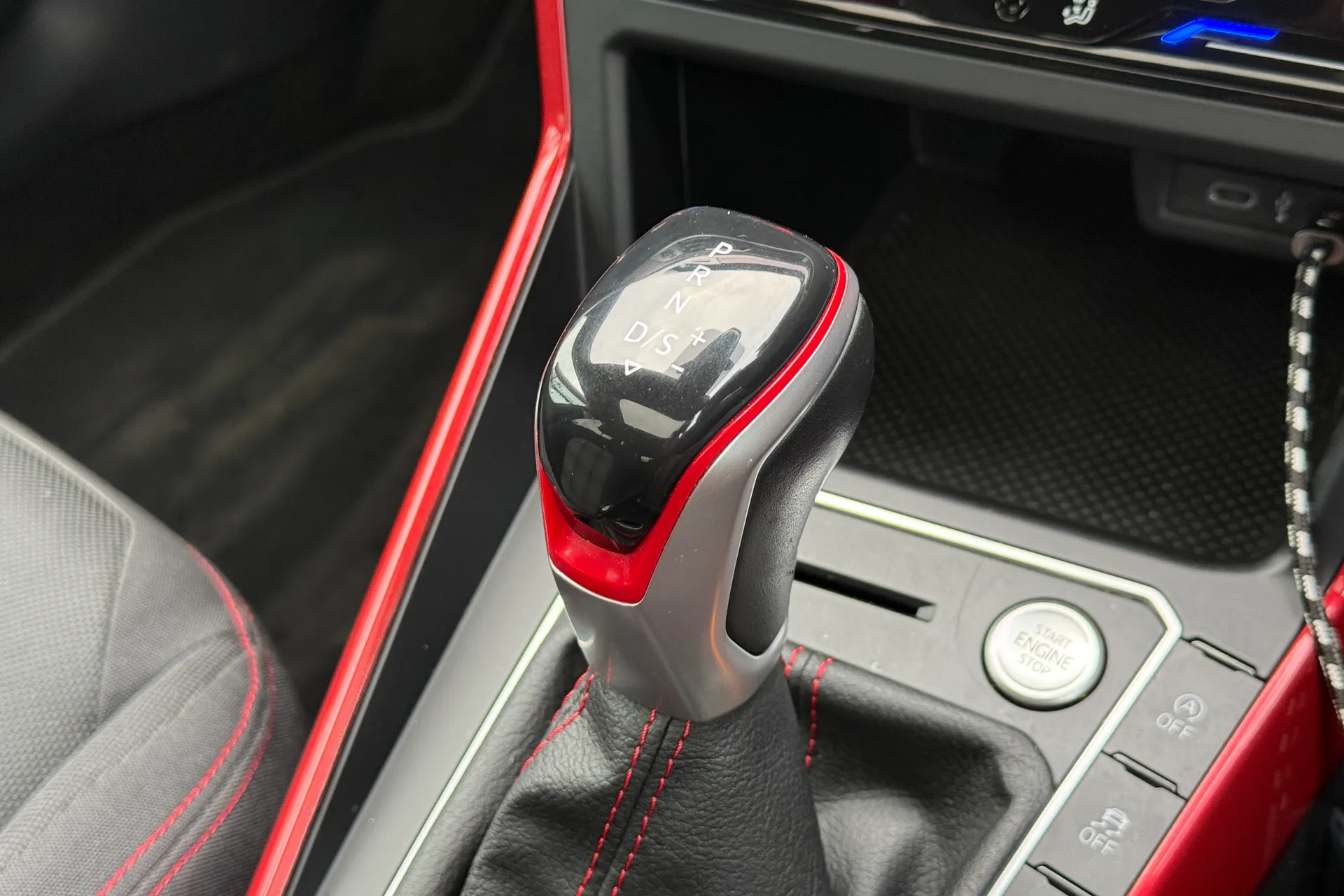 VOLKSWAGEN POLO thumbnail image number 19