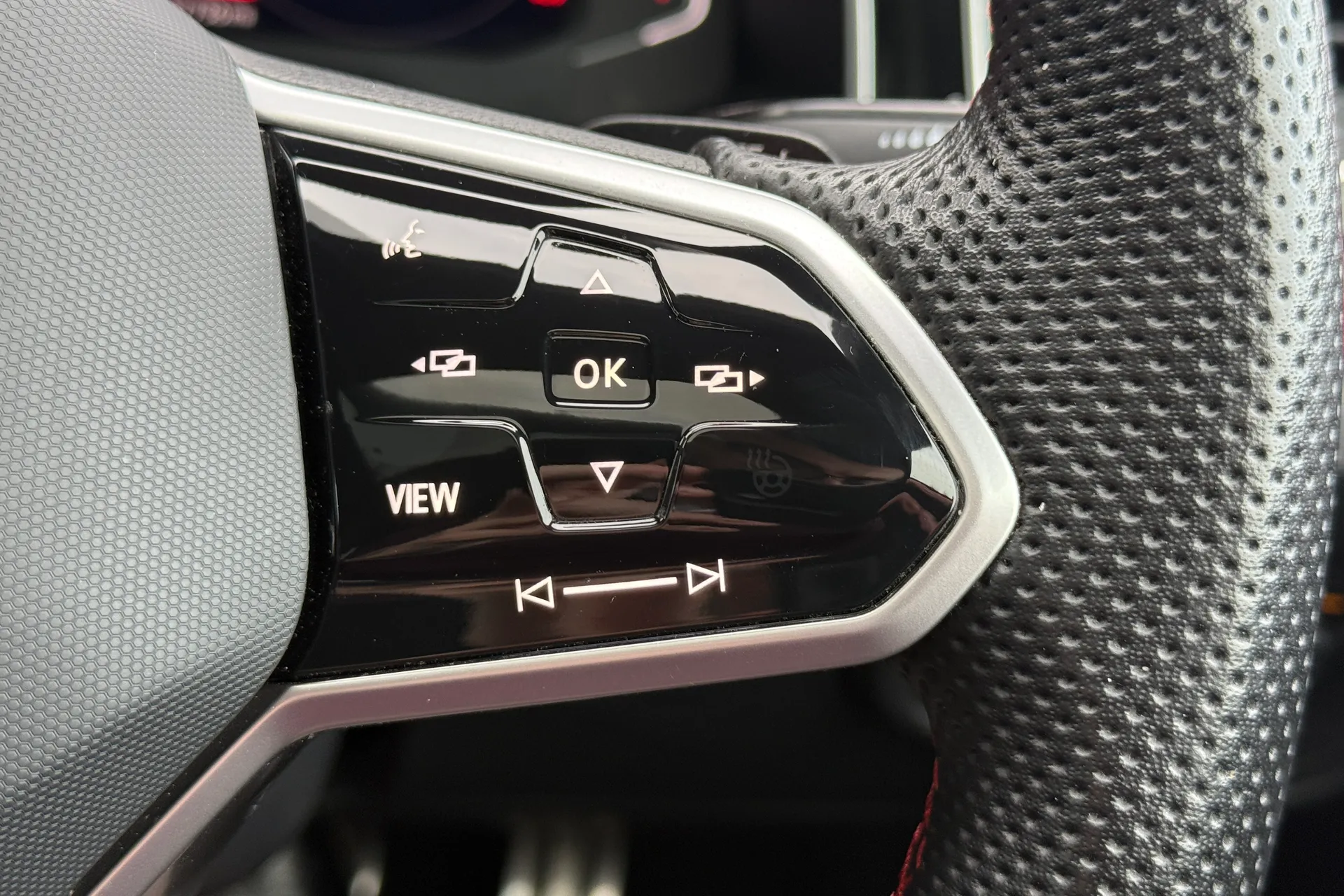 VOLKSWAGEN POLO thumbnail image number 12