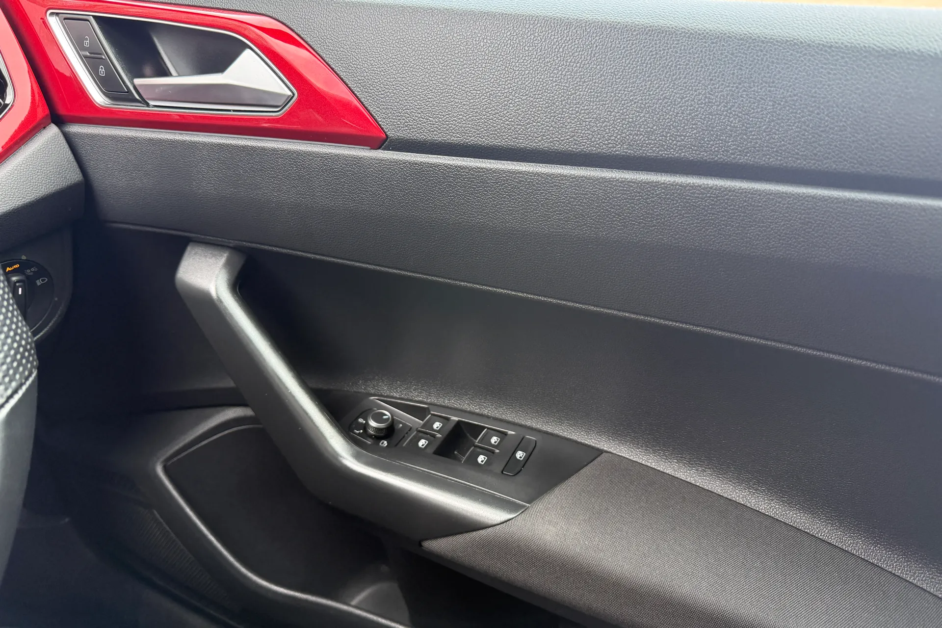 VOLKSWAGEN POLO thumbnail image number 20