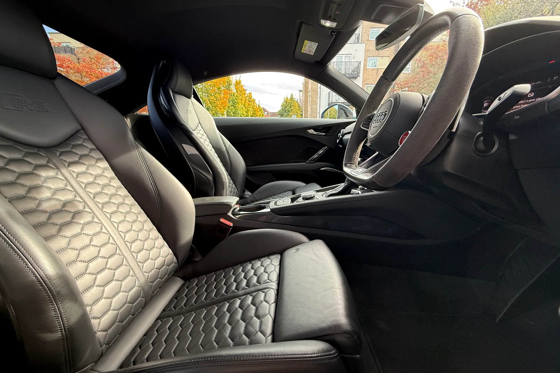 Audi TT thumbnail image number 31