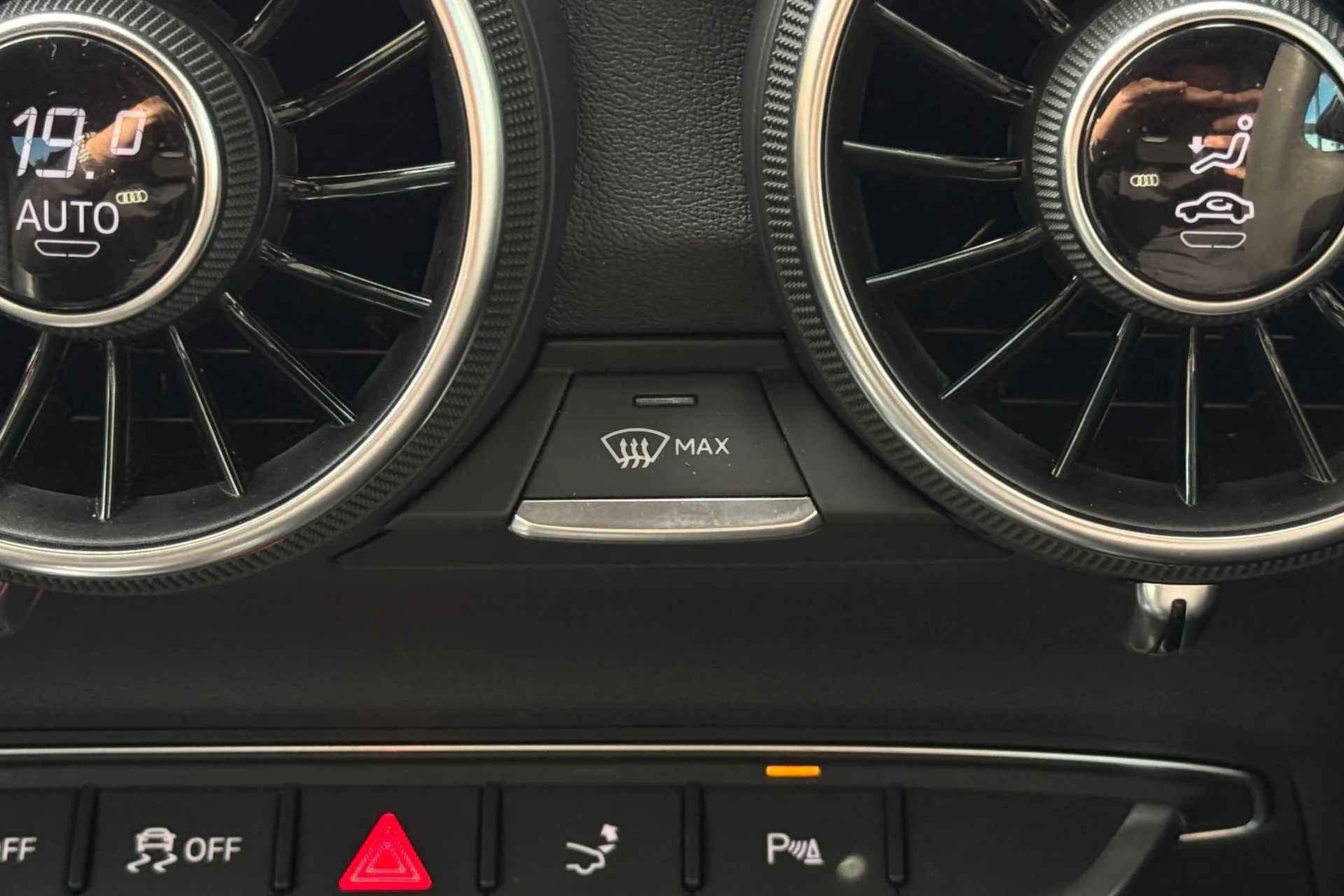 Audi TT thumbnail image number 16