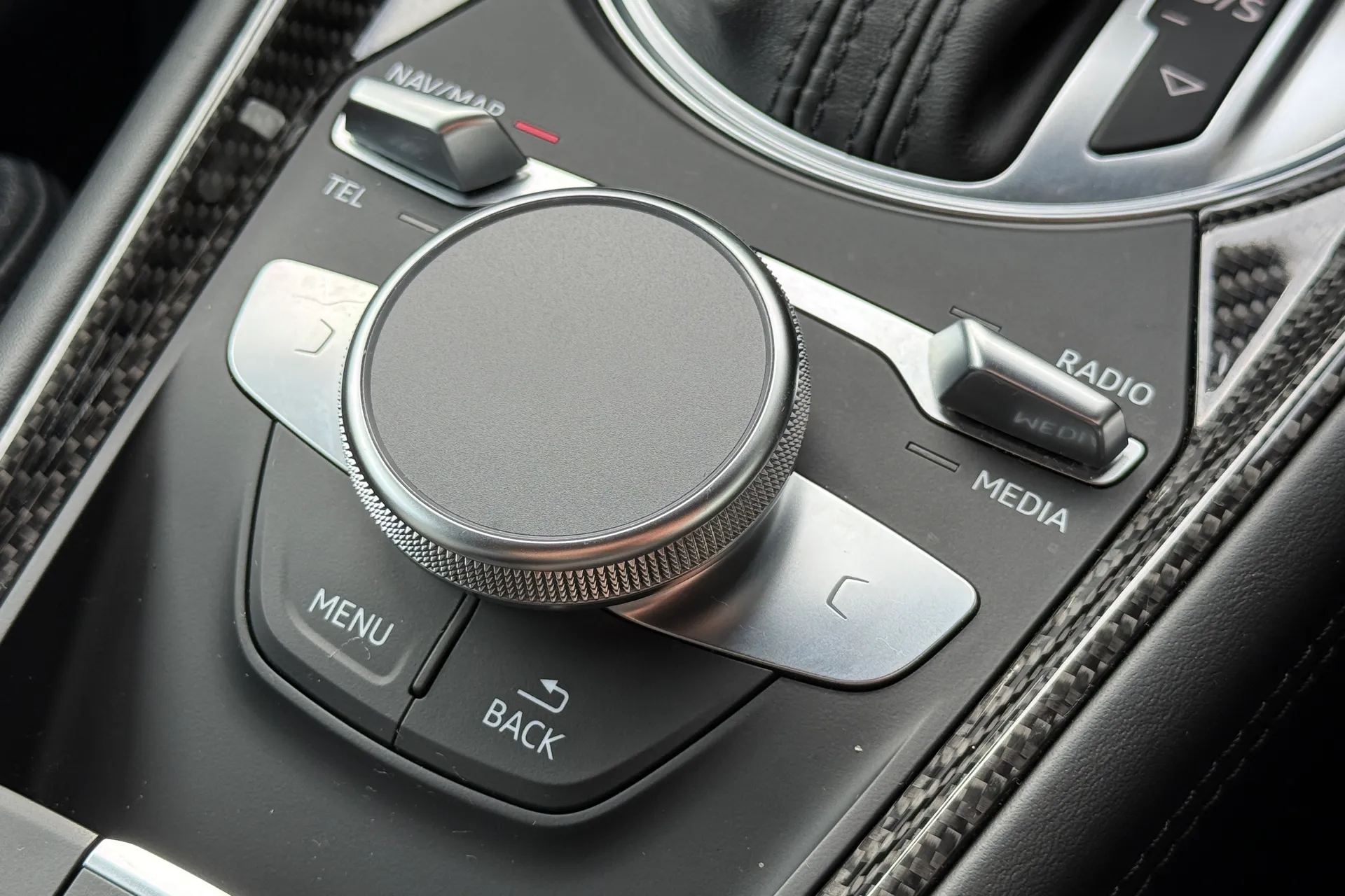 Audi TT thumbnail image number 21