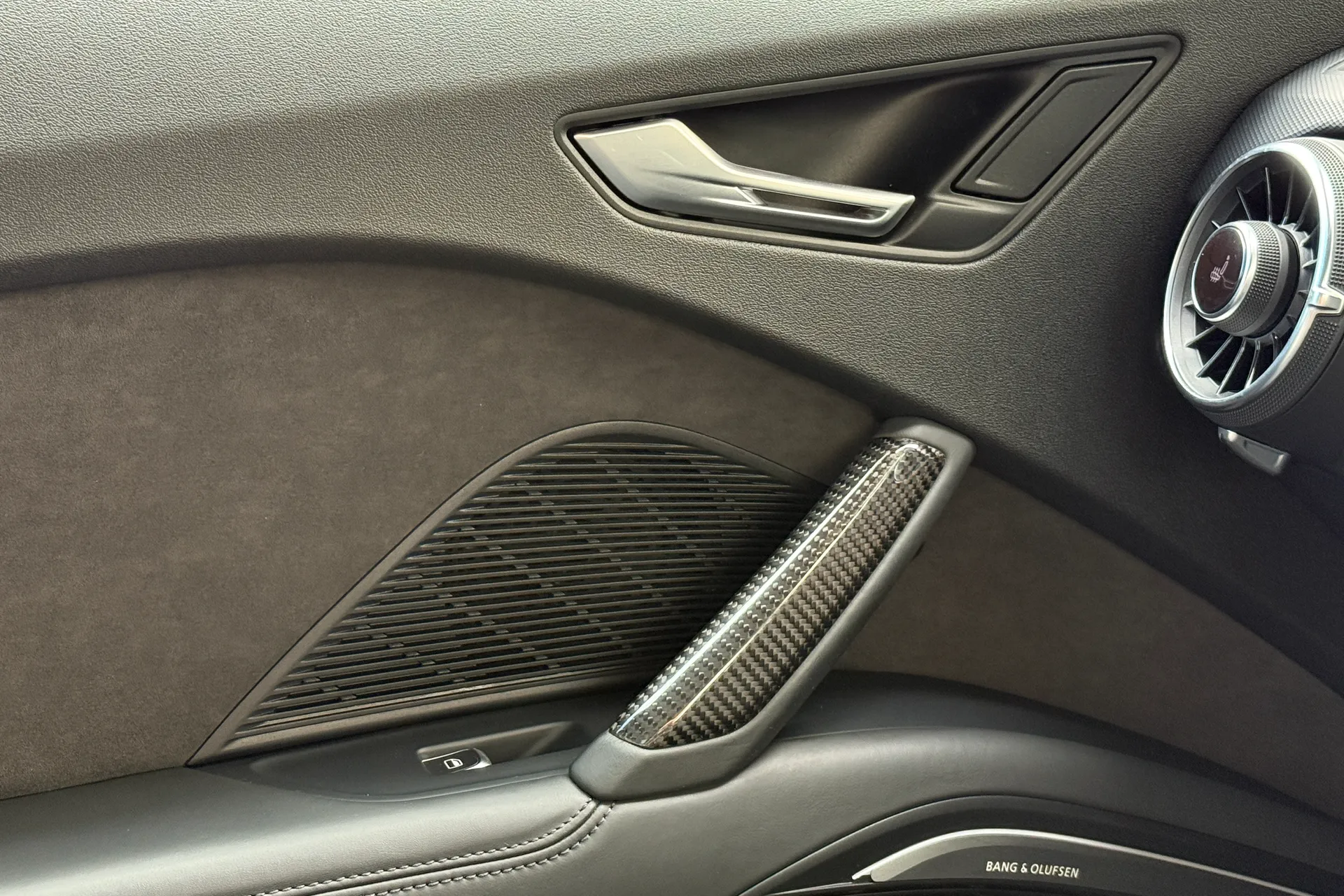 Audi TT thumbnail image number 19