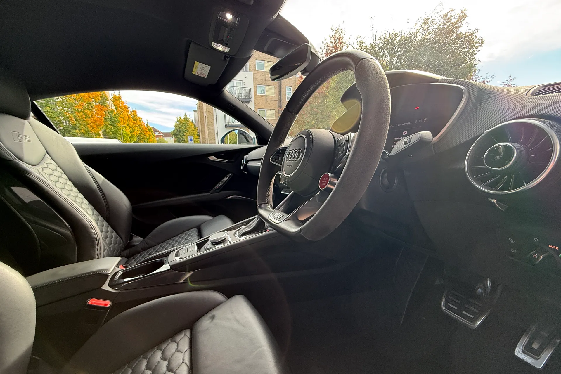 Audi TT thumbnail image number 32