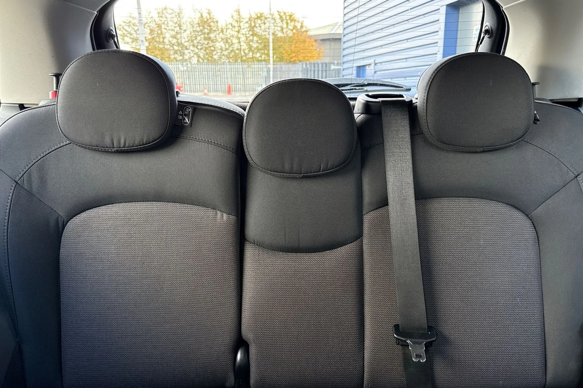 MINI HATCHBACK thumbnail image number 33