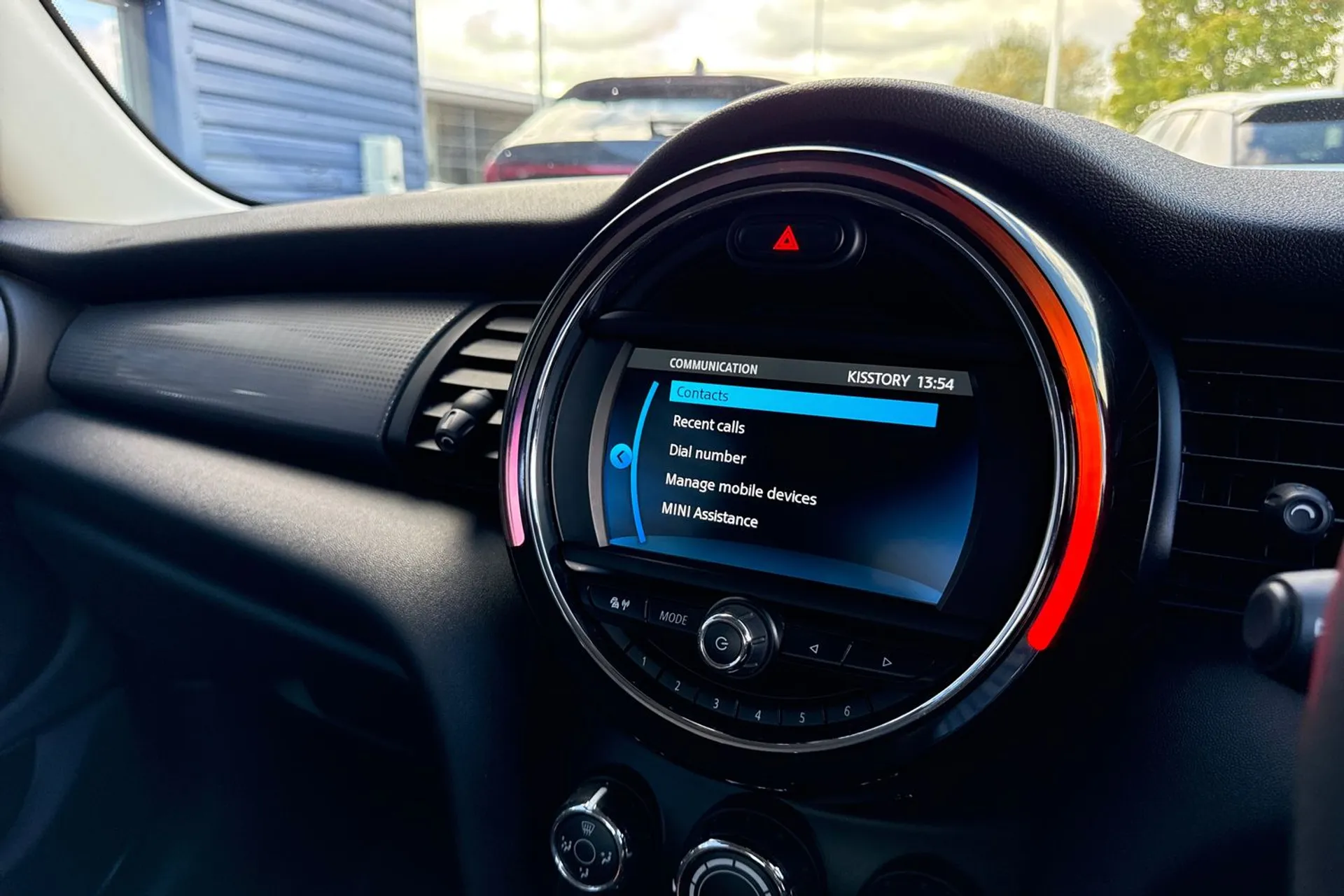 MINI HATCHBACK thumbnail image number 26