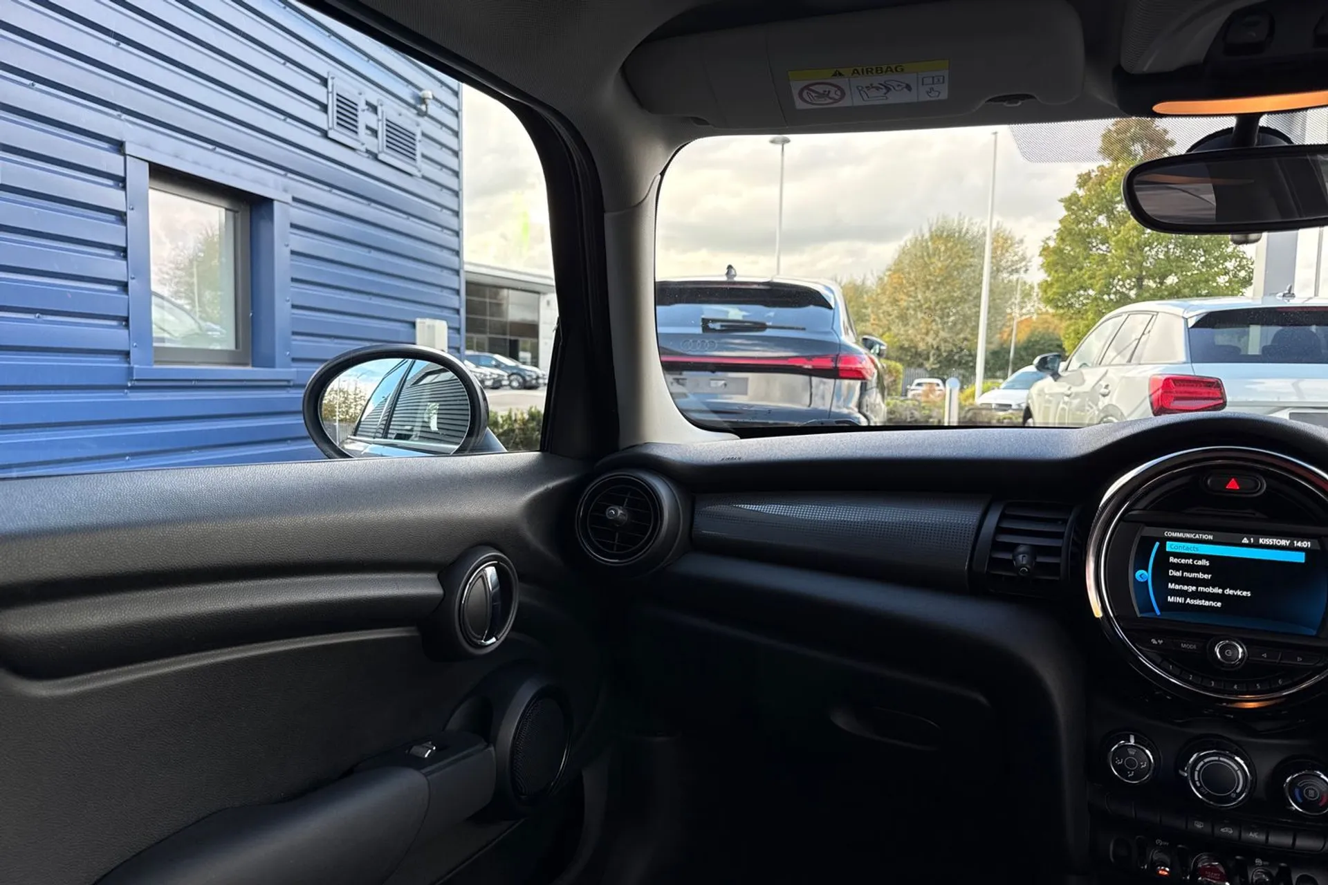 MINI HATCHBACK thumbnail image number 34