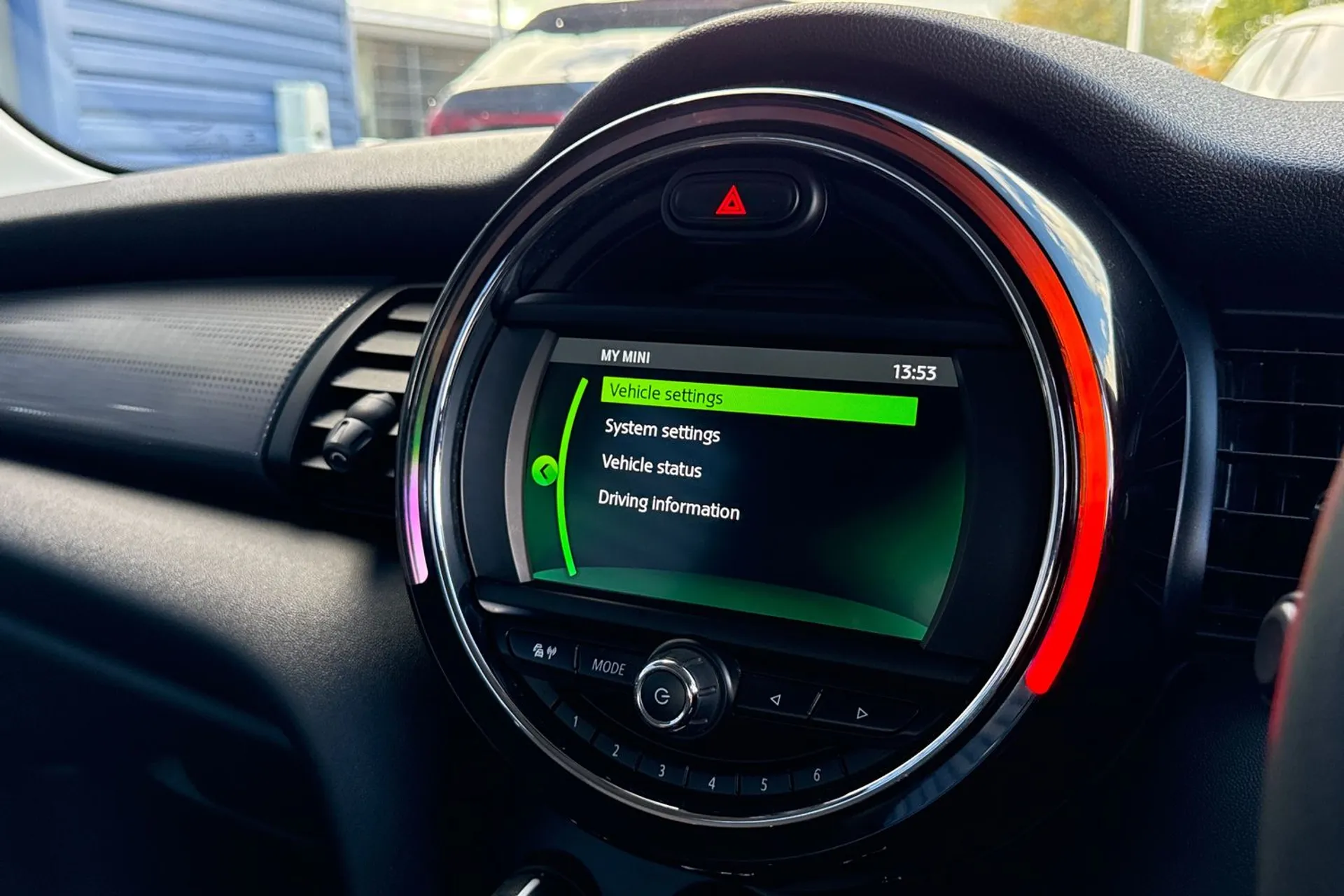 MINI HATCHBACK thumbnail image number 40