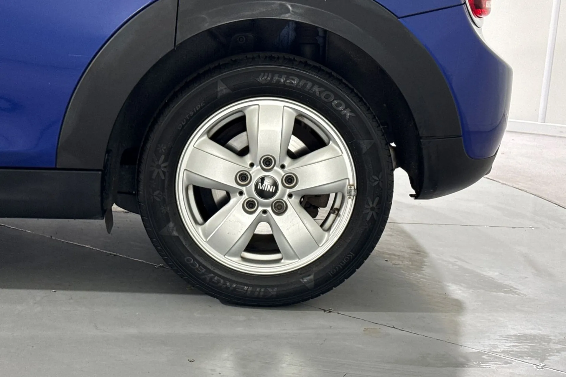 MINI HATCHBACK thumbnail image number 15