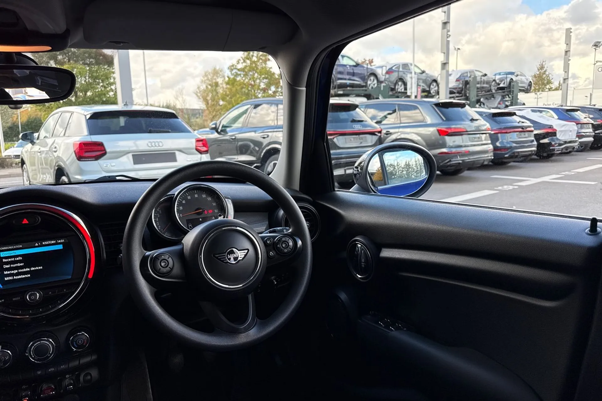 MINI HATCHBACK thumbnail image number 35