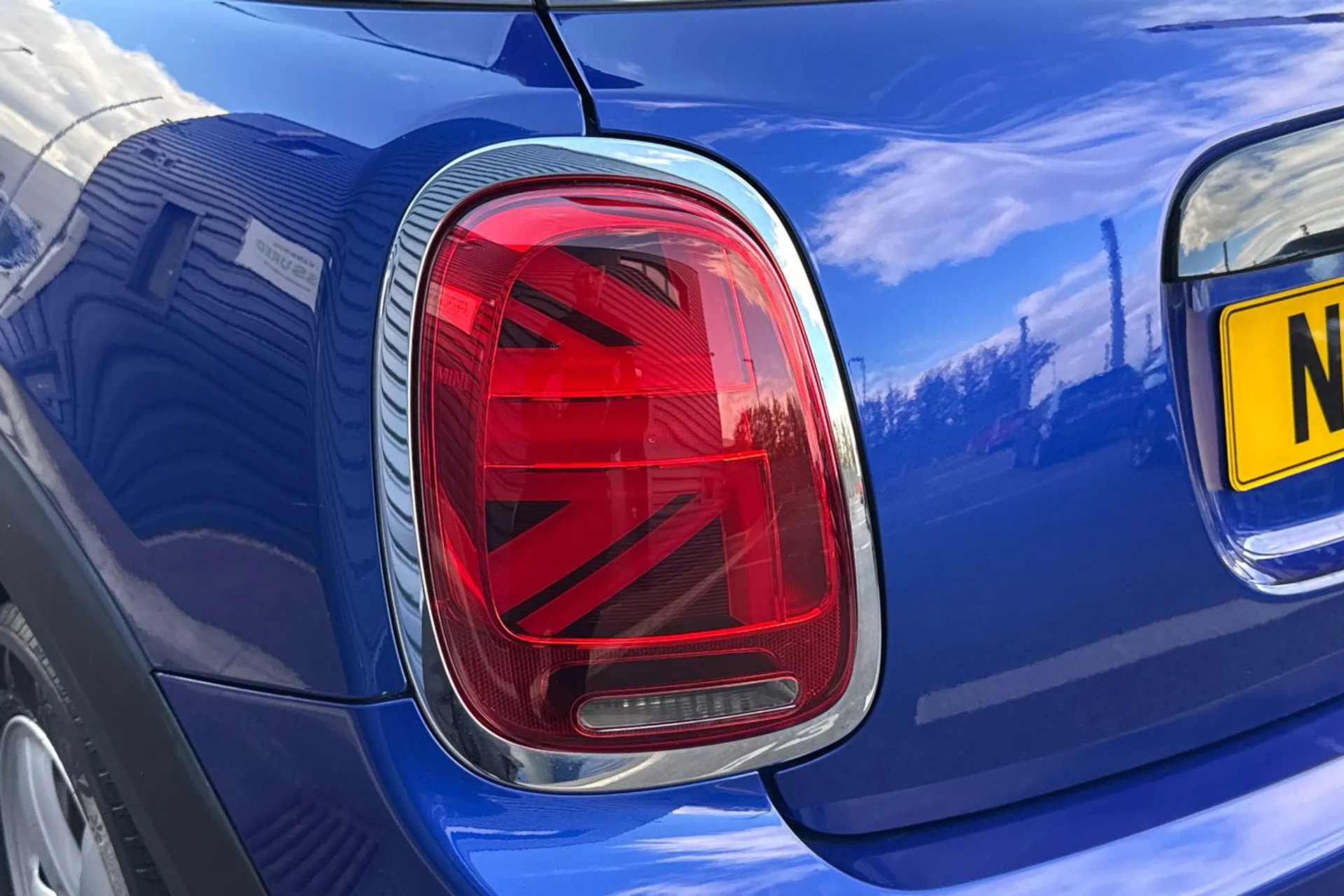 MINI HATCHBACK thumbnail image number 10