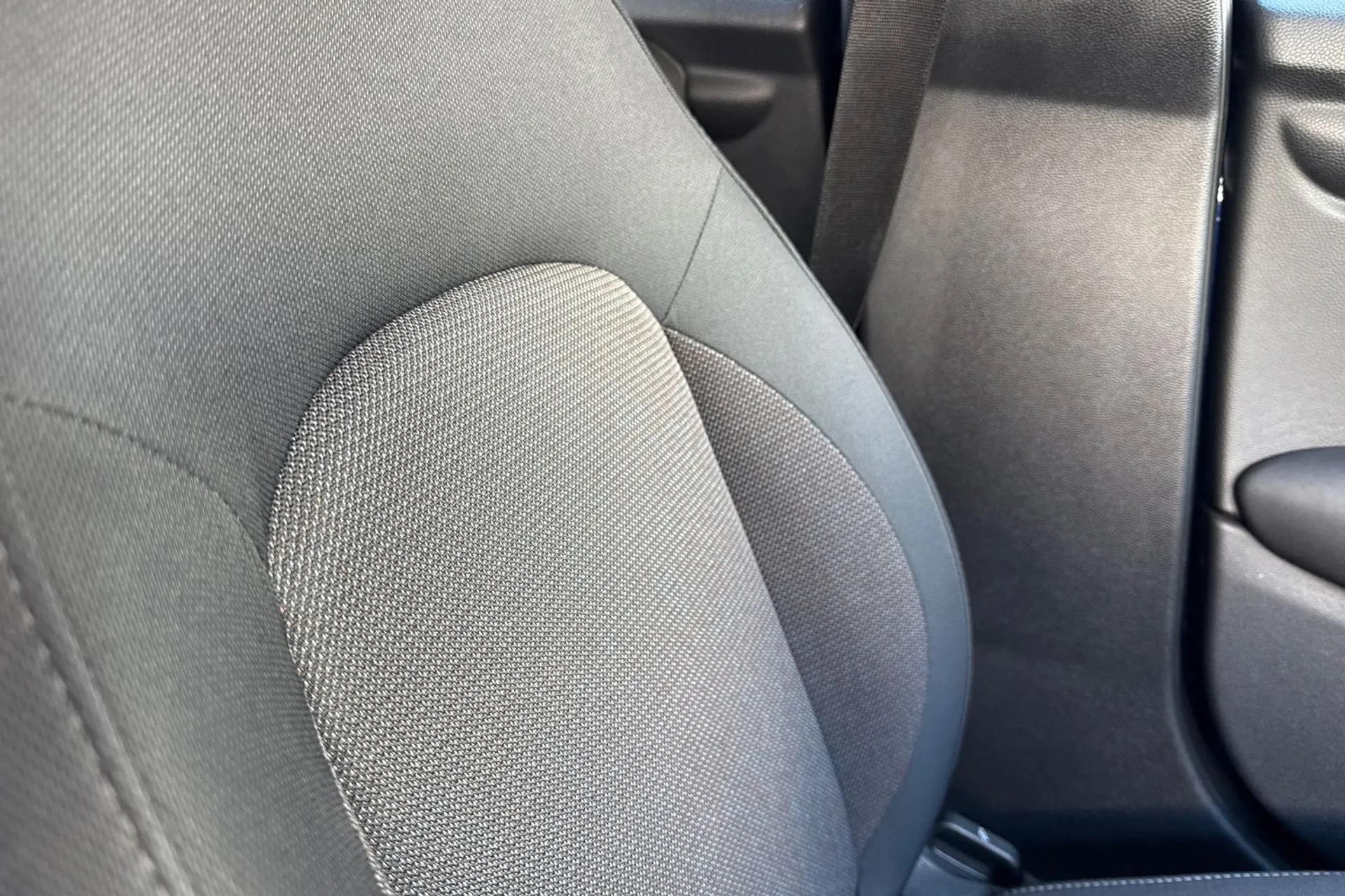 MINI HATCHBACK thumbnail image number 49