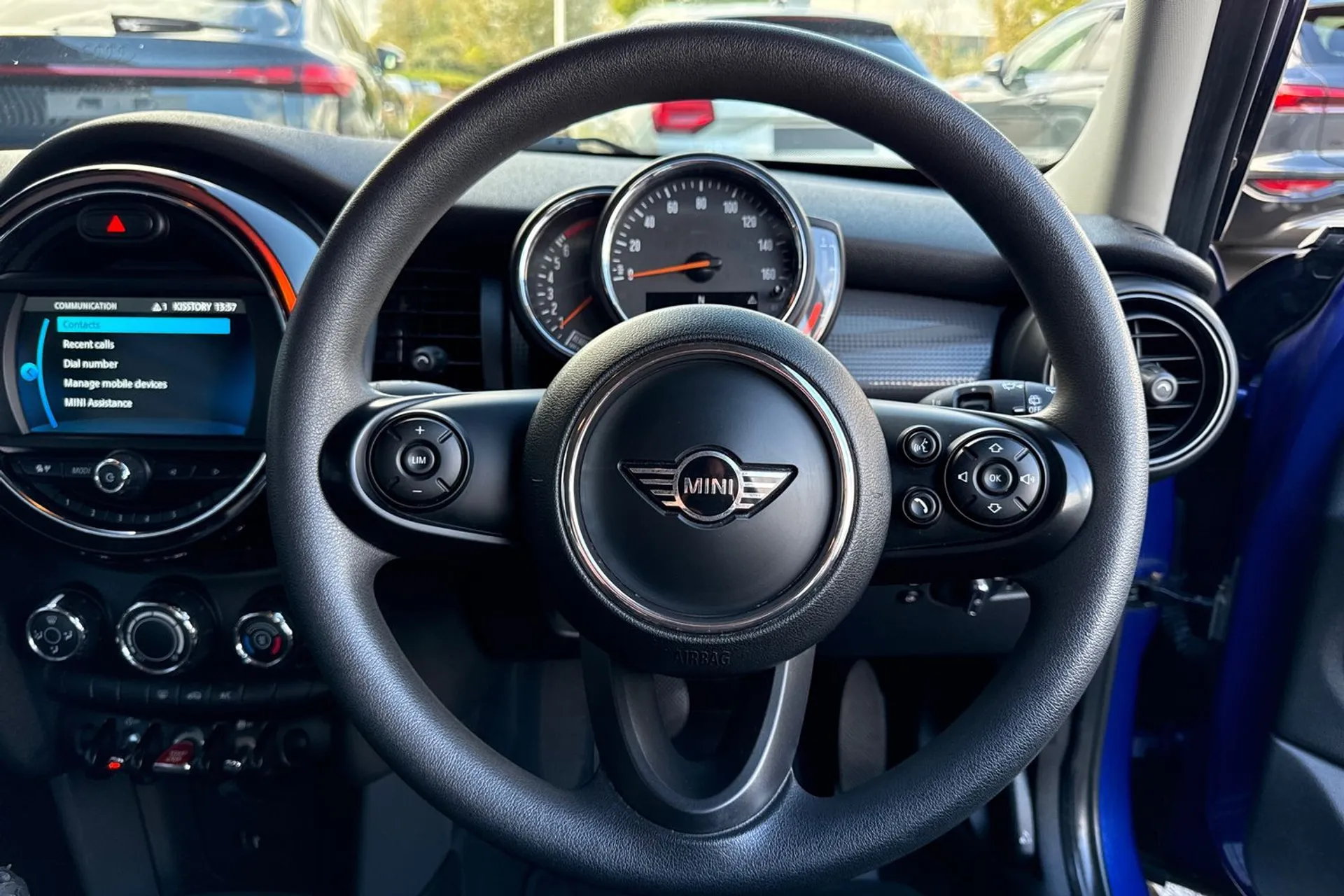 MINI HATCHBACK thumbnail image number 36