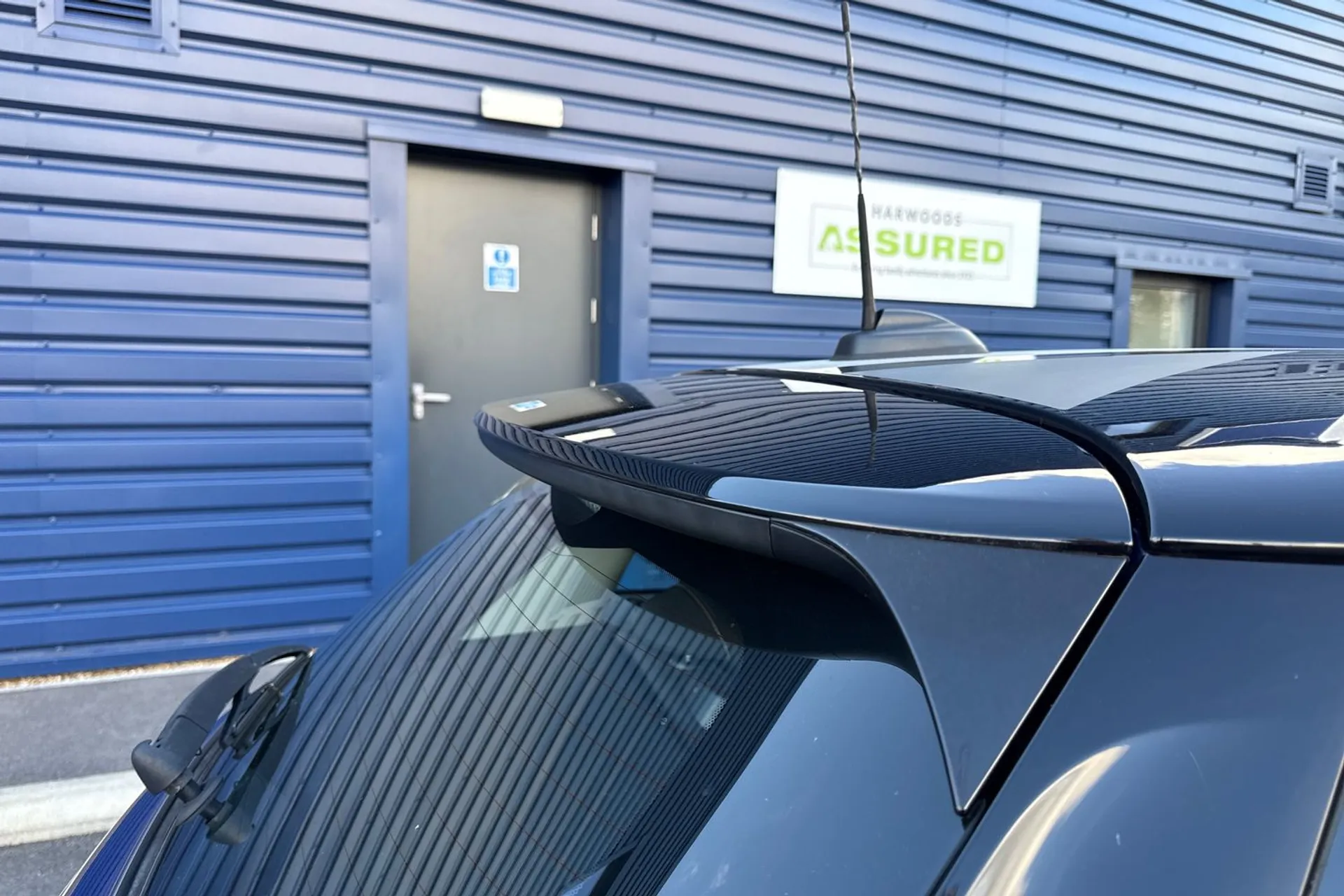 MINI HATCHBACK thumbnail image number 18