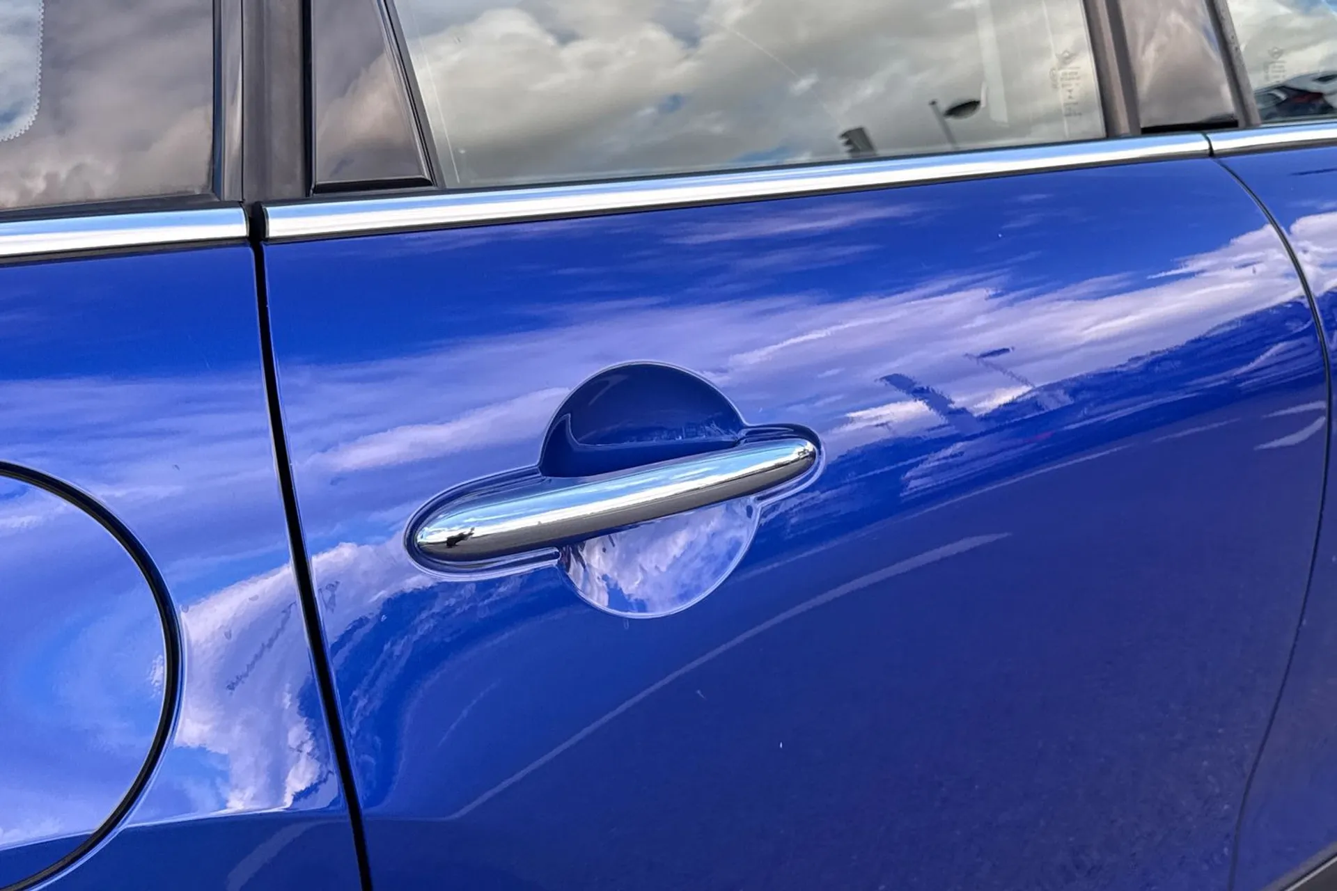 MINI HATCHBACK thumbnail image number 19