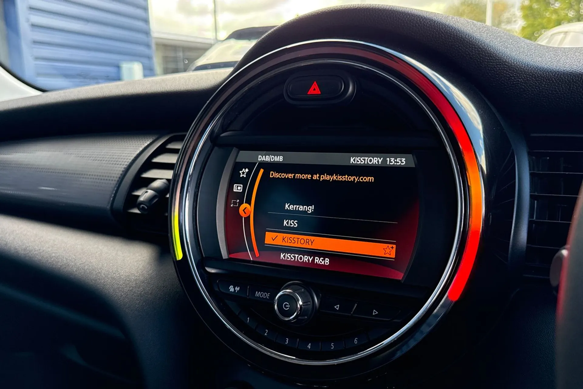 MINI HATCHBACK thumbnail image number 22