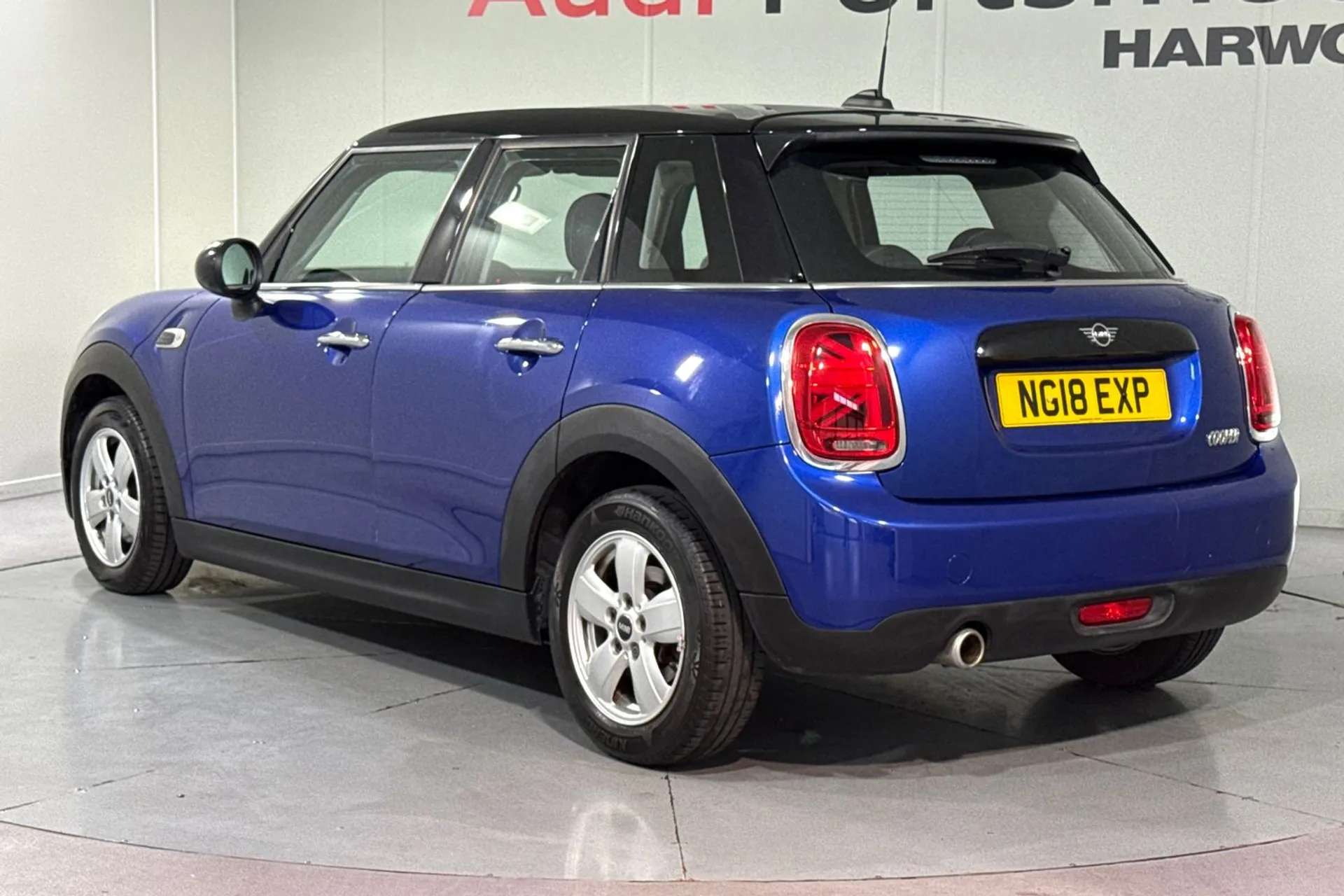 MINI HATCHBACK thumbnail image number 11