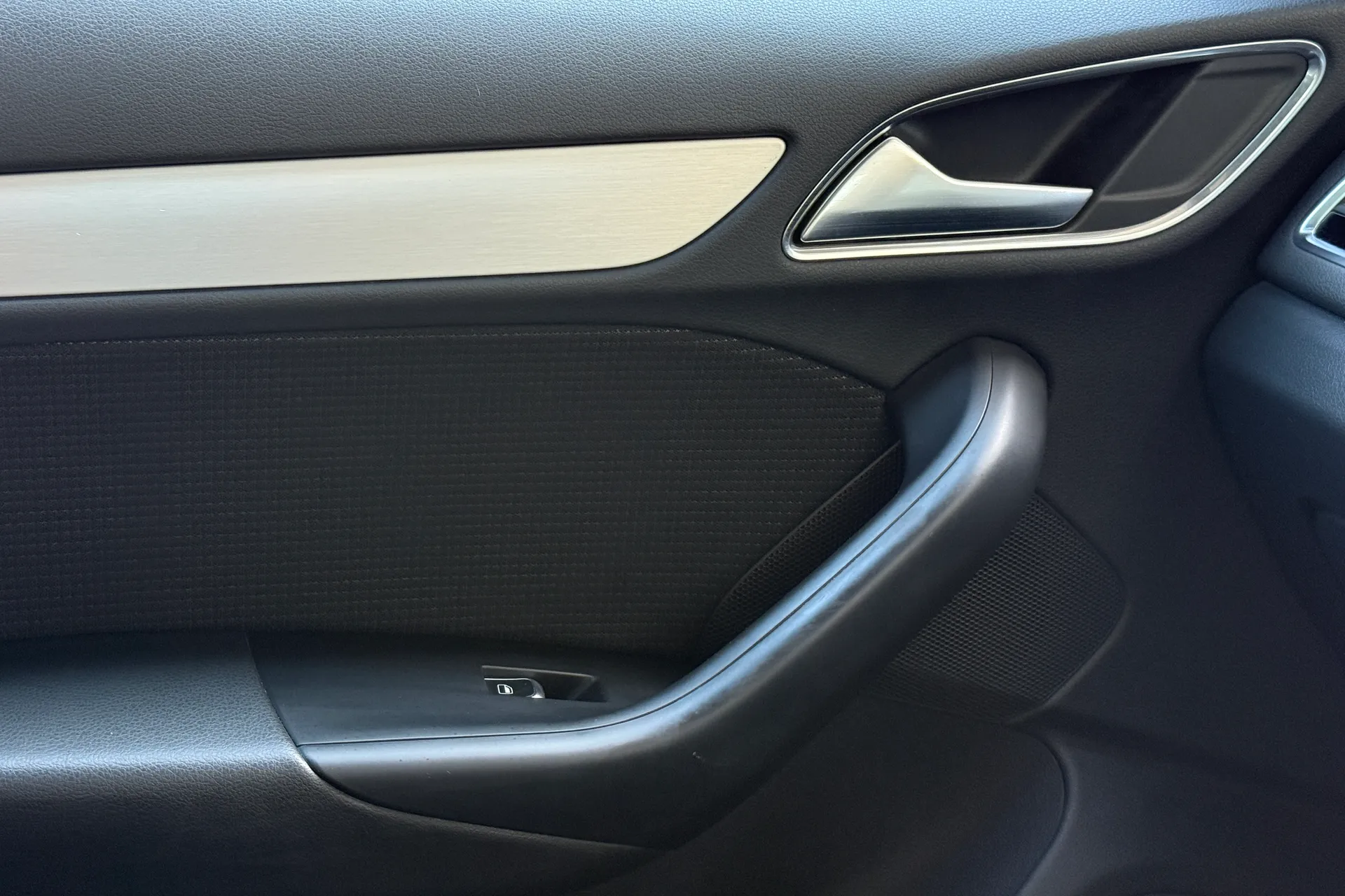 Audi Q3 thumbnail image number 29
