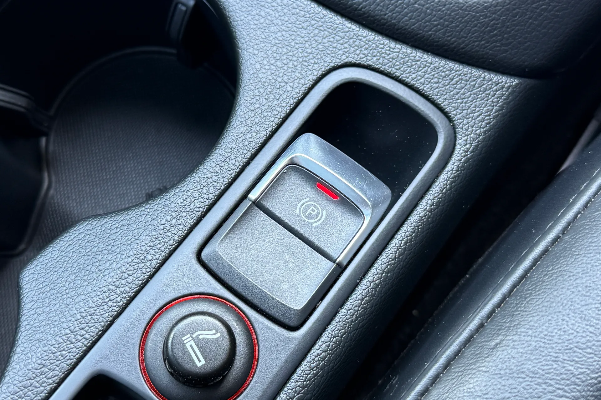 Audi Q3 thumbnail image number 25