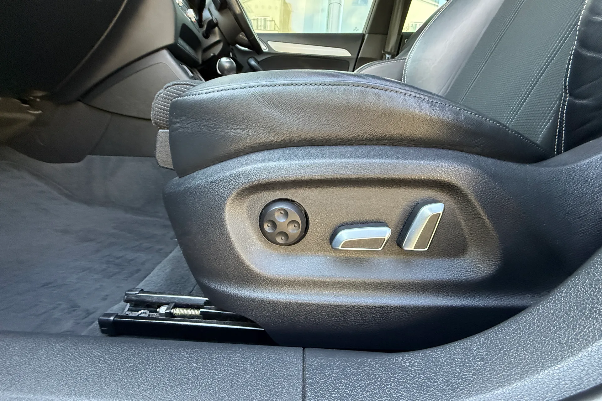 Audi Q3 thumbnail image number 54