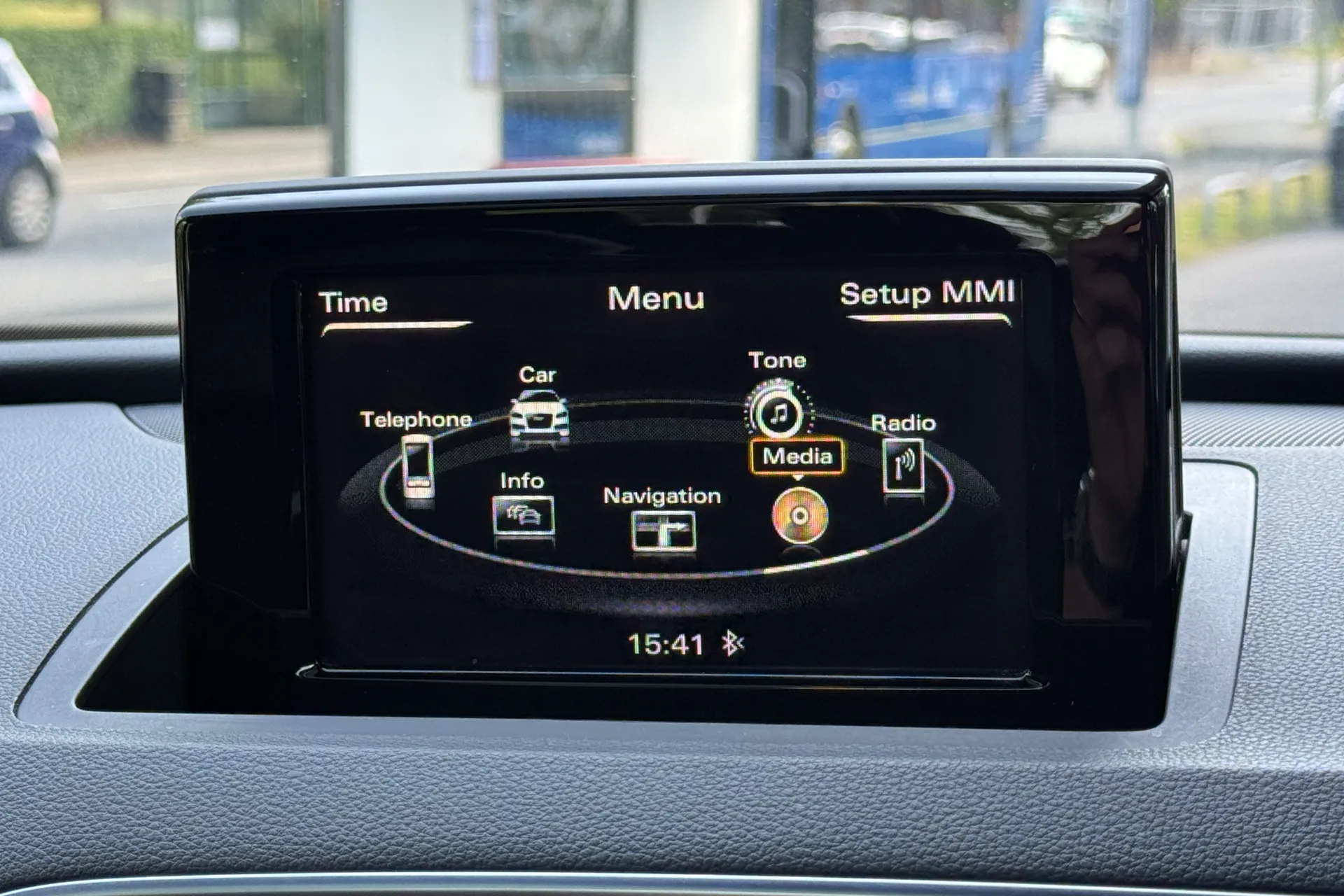 Audi Q3 thumbnail image number 19