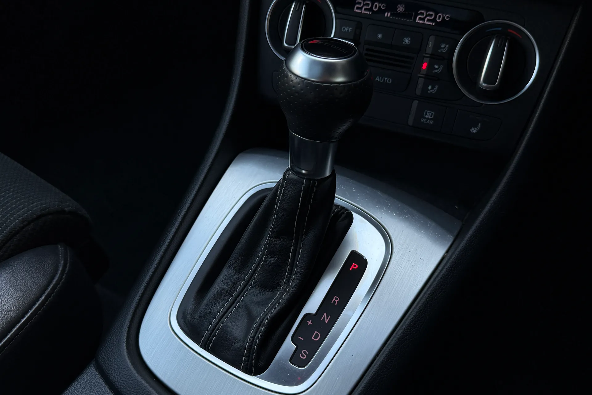 Audi Q3 thumbnail image number 23