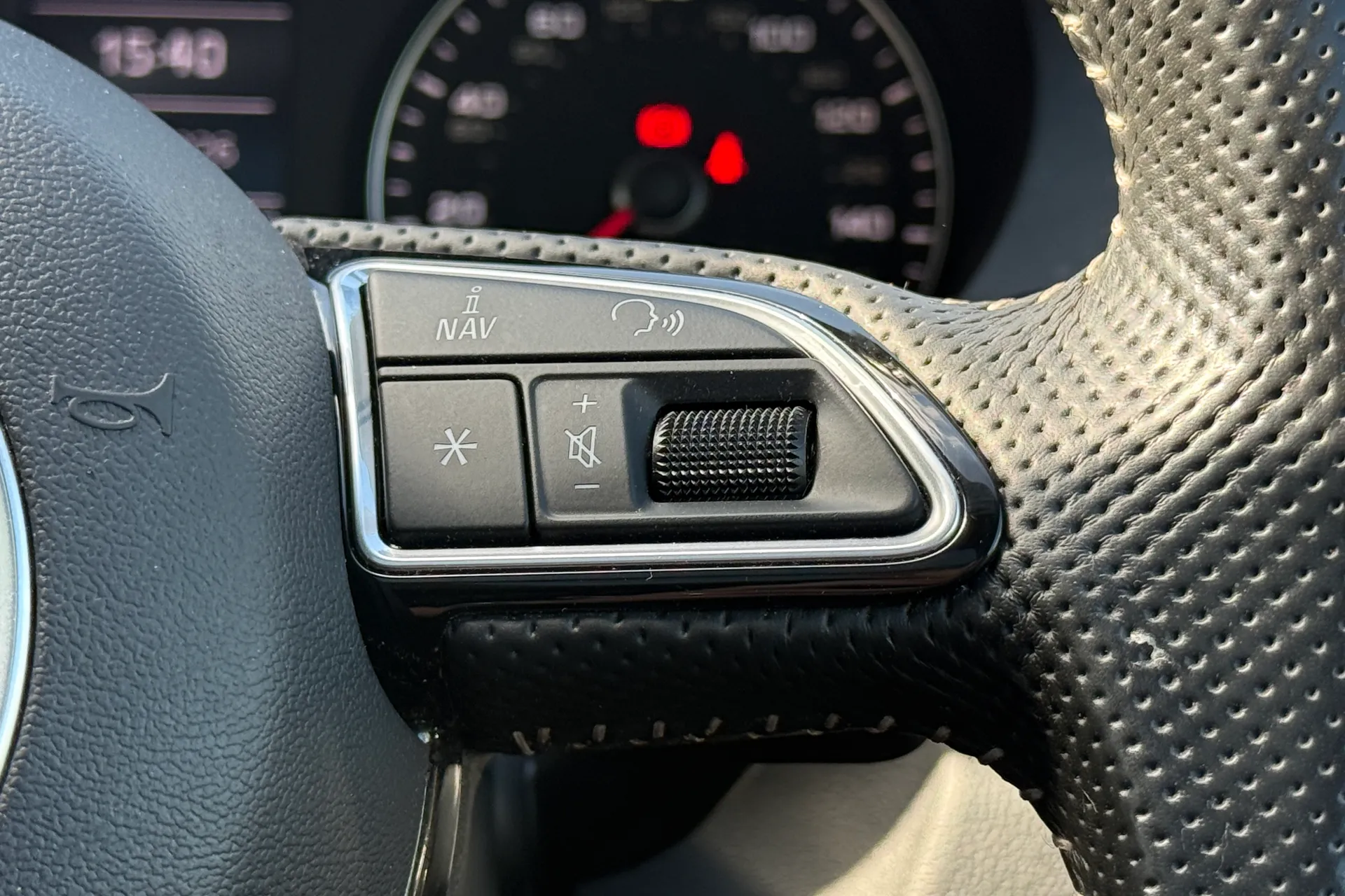 Audi Q3 thumbnail image number 13