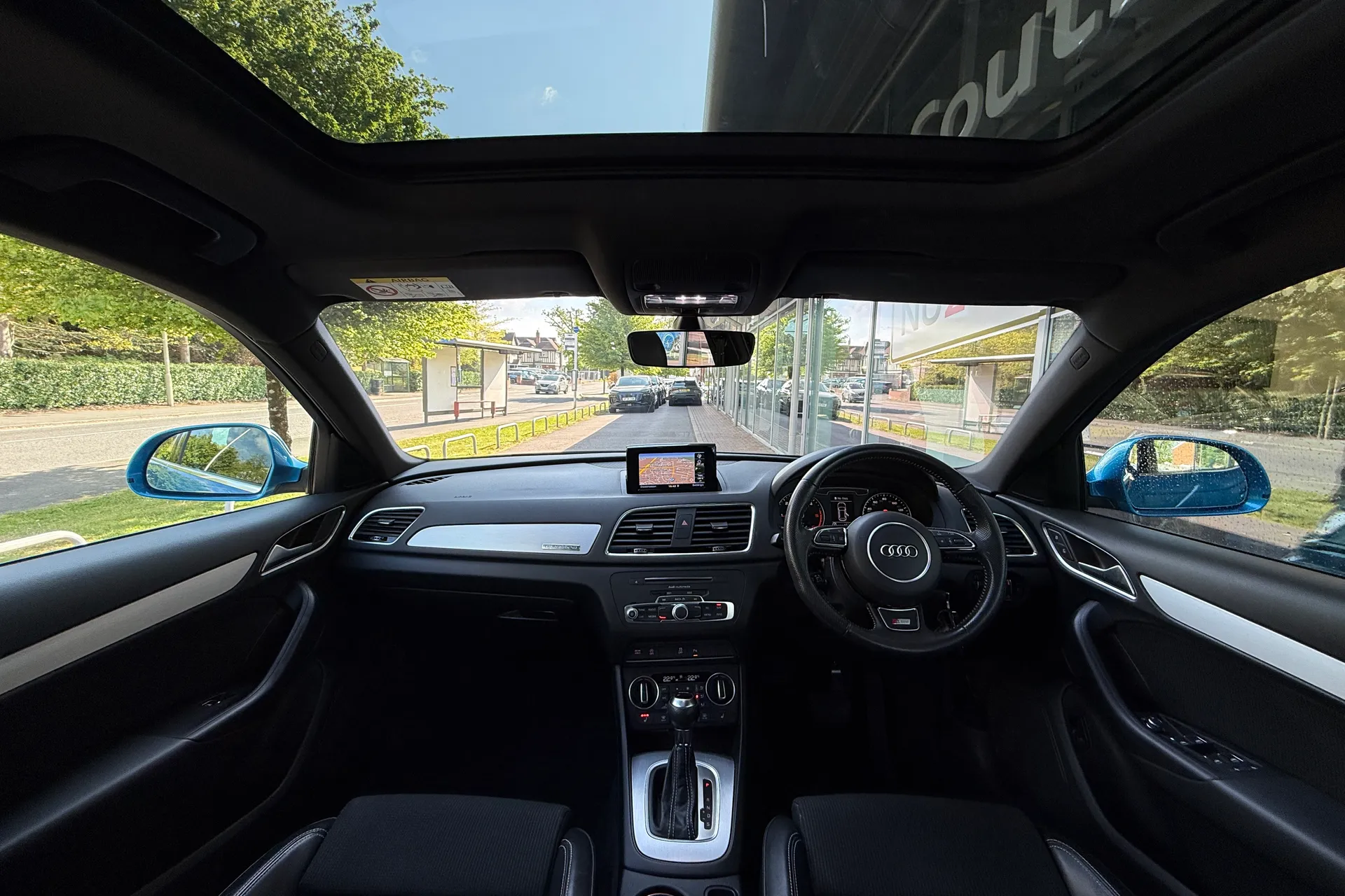 Audi Q3 thumbnail image number 3