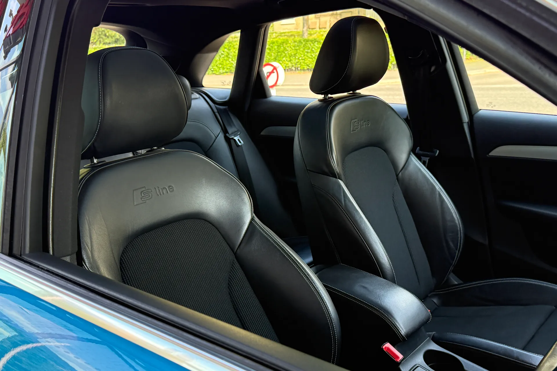 Audi Q3 thumbnail image number 35